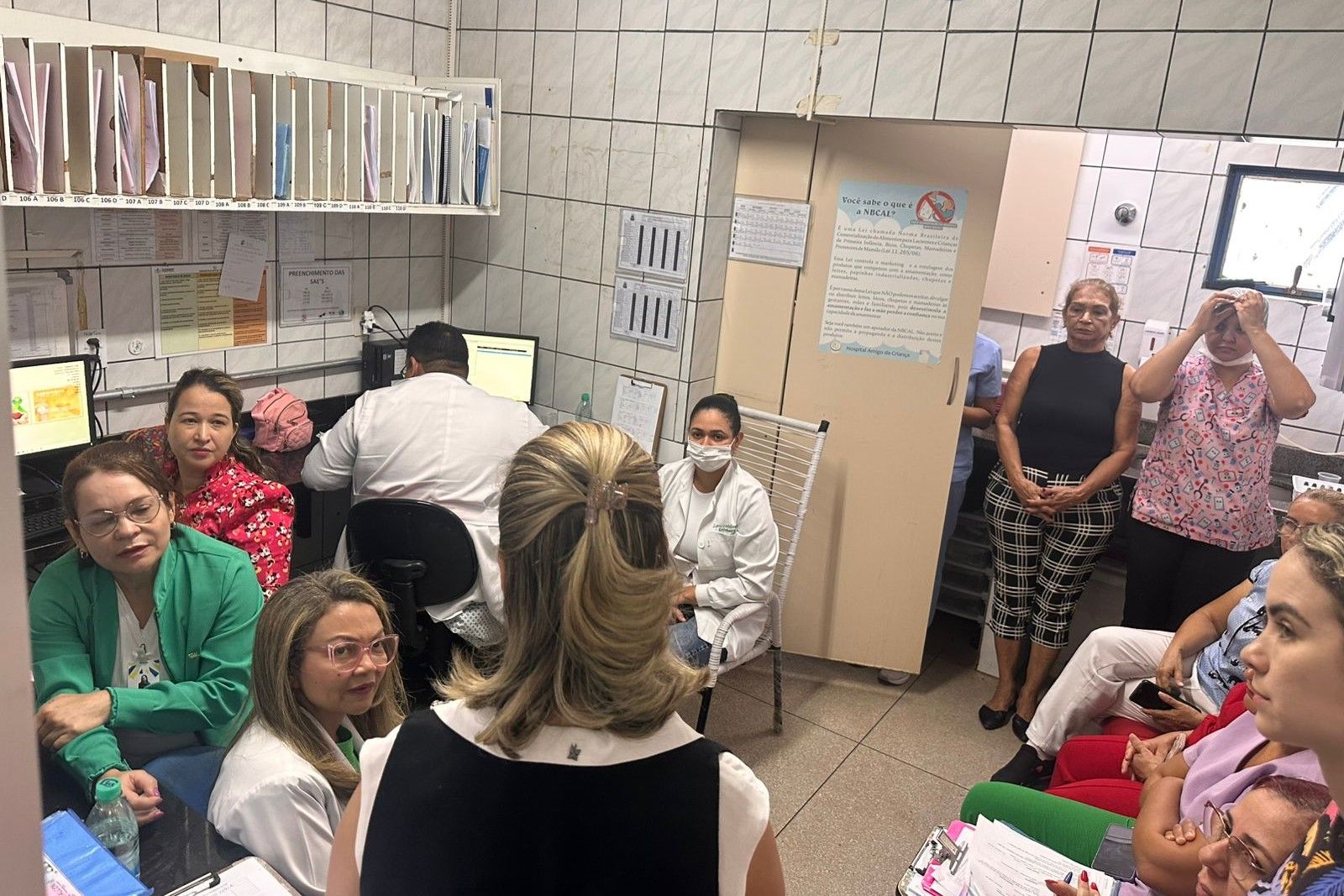Equipe do Nudem esteve presente em vários setores do Hospital e Maternidade Dona Regina