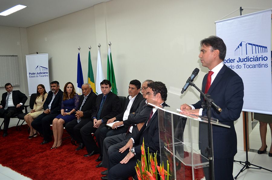 Pronunciamento do defensor público geral, Marlon Costa Luz Amorim  participa da inauguração do novo Fórum da Comarca de Araguatins
