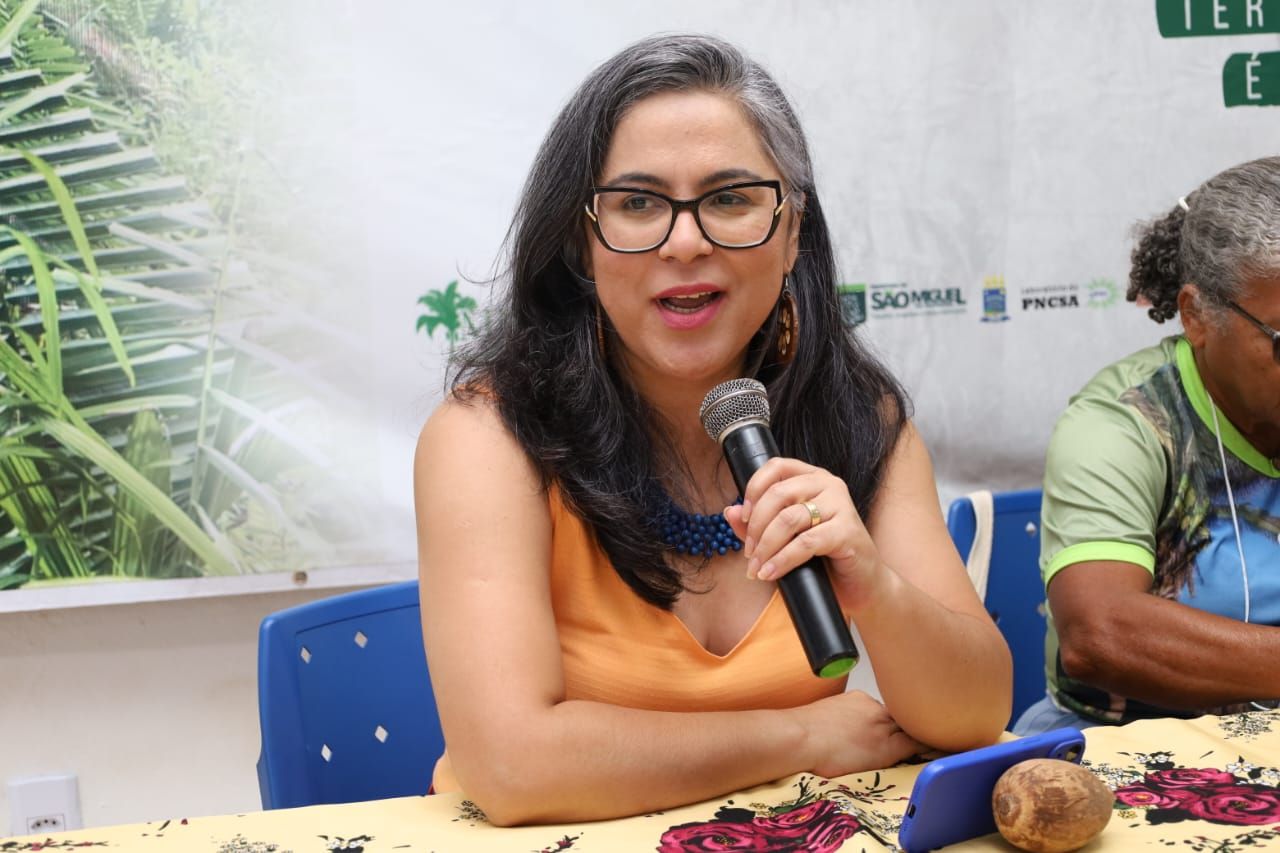 Kenia Martins frisou a importância social e ambiental das quebradeiras