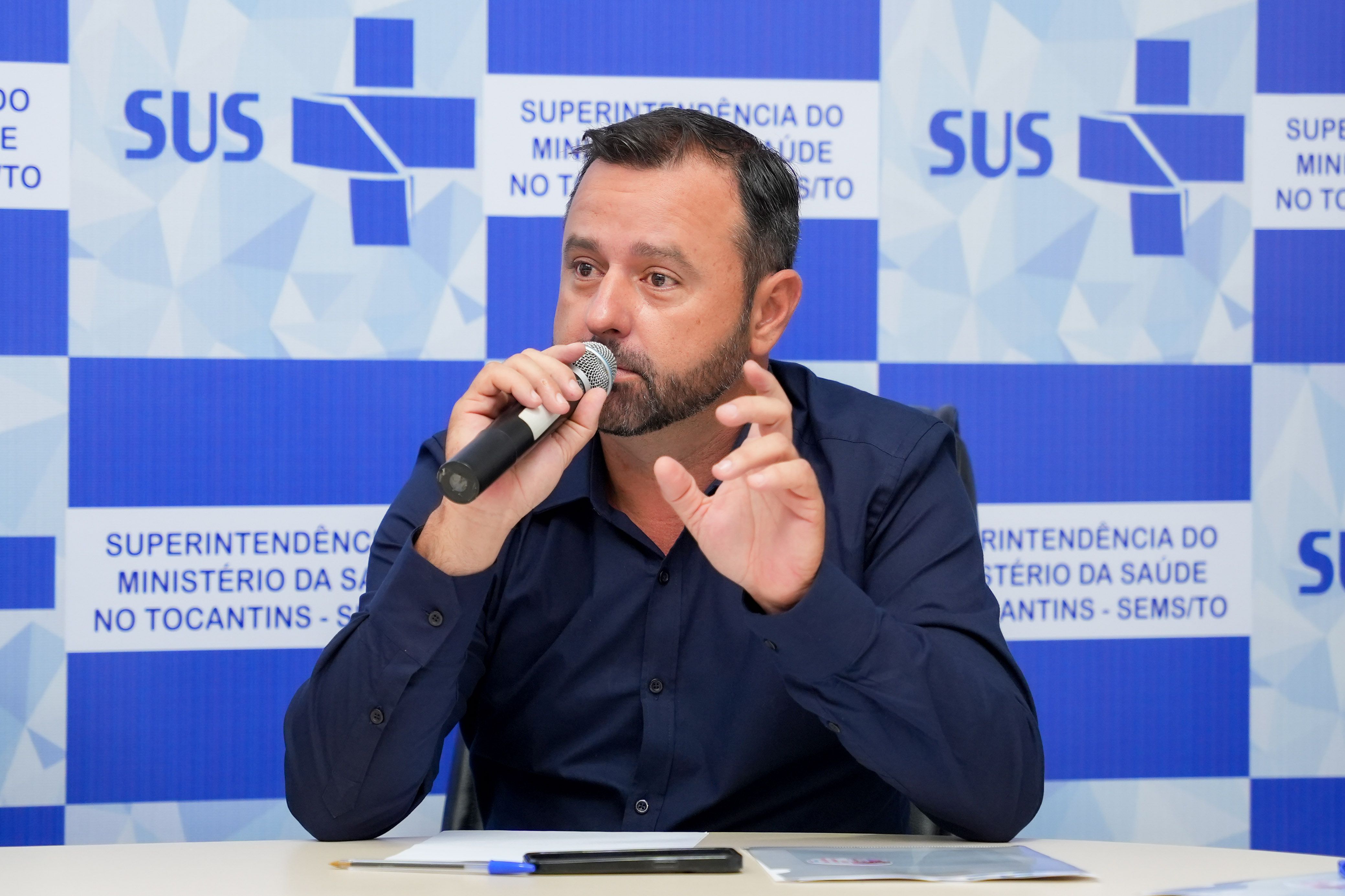 Arthur Pádua lembrou das dificuldades enfrentadas pela população LGBTQIAPN+