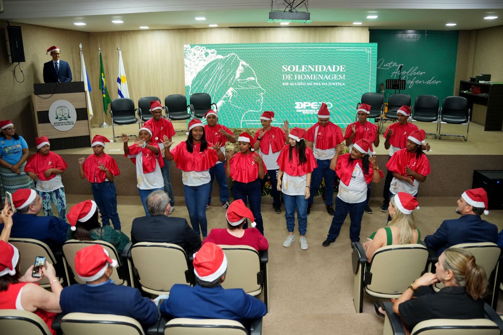 Solenidade contou com a apresentação musical do coral da Apae de Palmas
