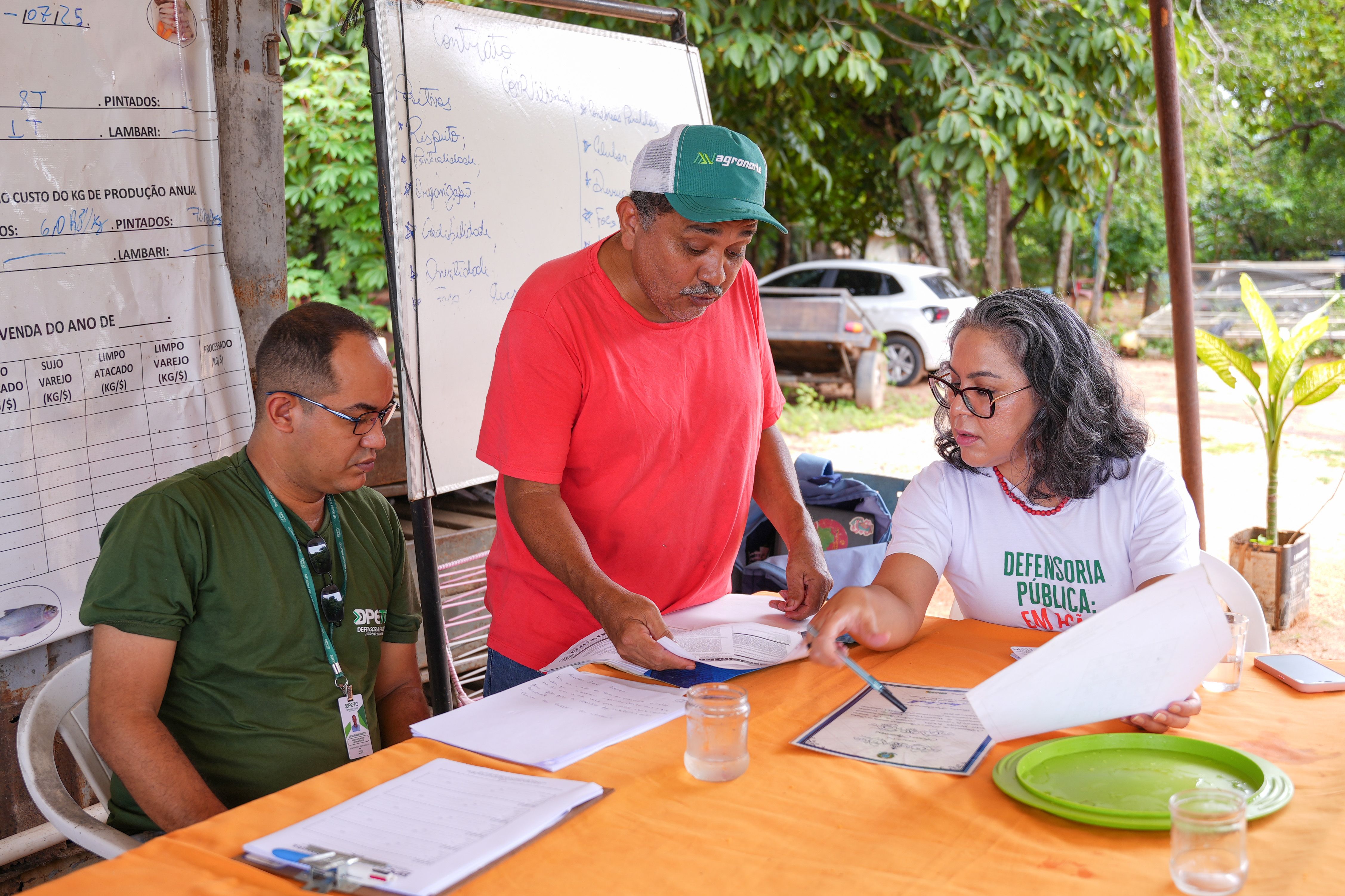 A defensora Kenia Martins explicou que a reintegração de posse pode comprometer o sustento das famílias.