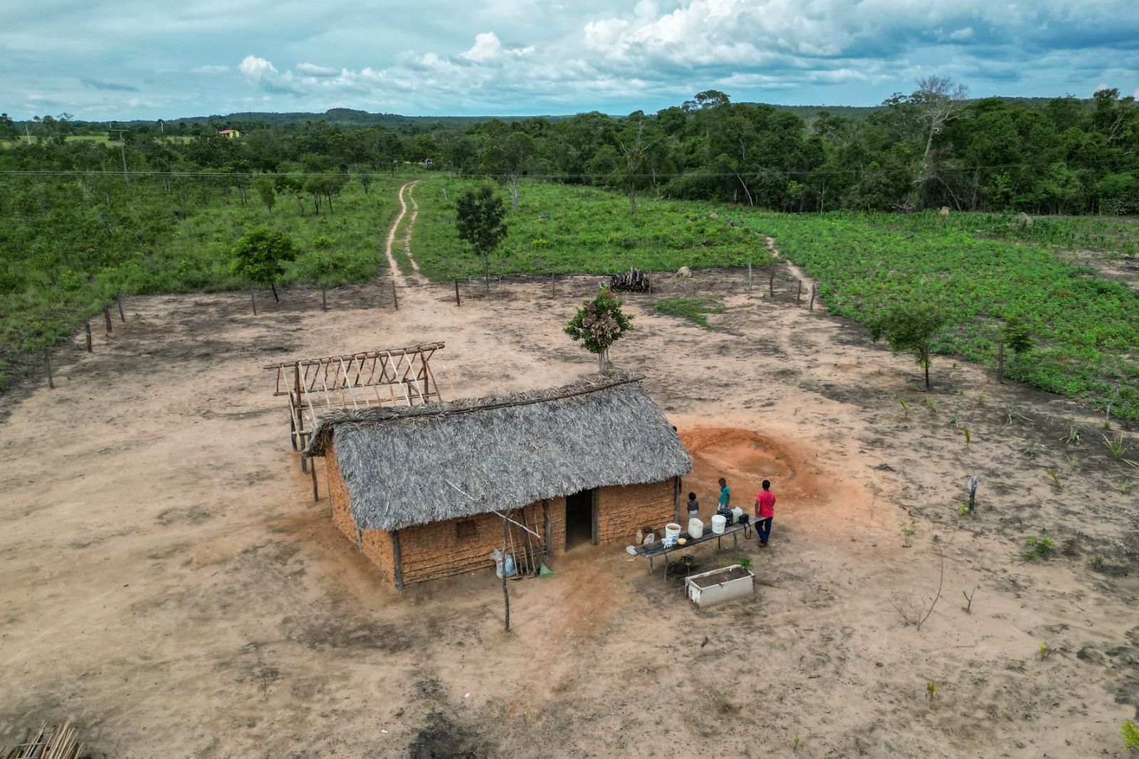 A comunidade quilombola Rio Preto, fica a cerca de 50 km de Lagoa do Tocantins.