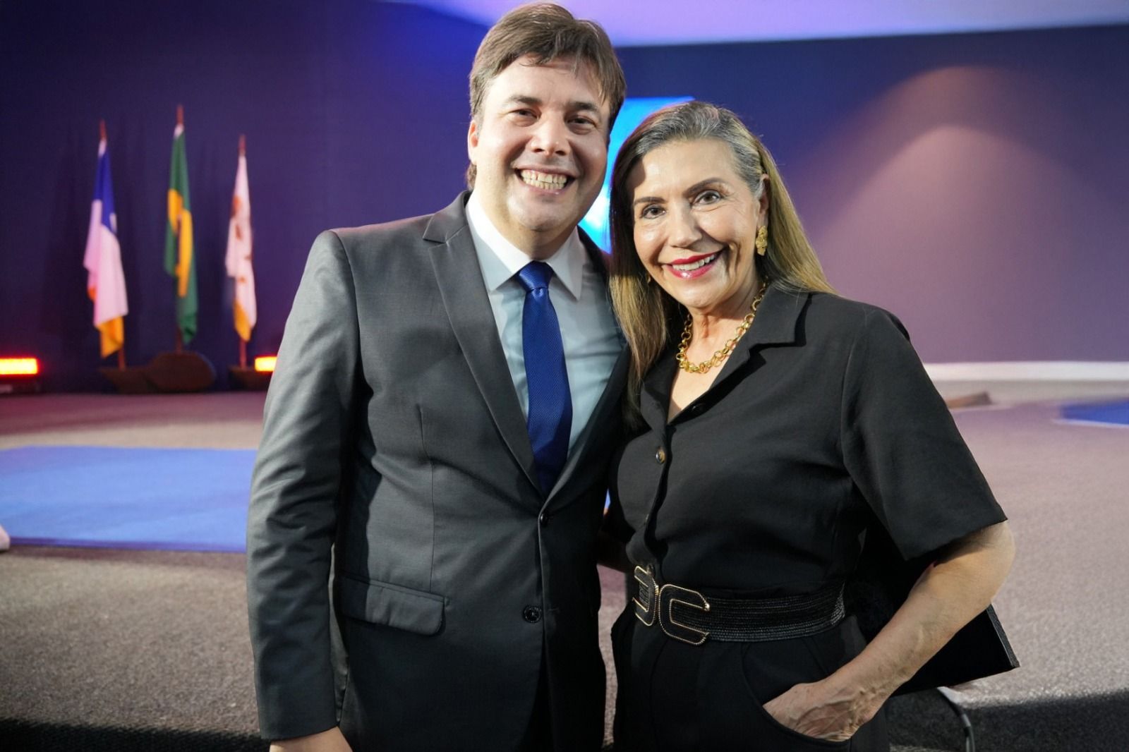Defensora pública Maria do Carmo Cota com o presidente Gedeon Pitaluga