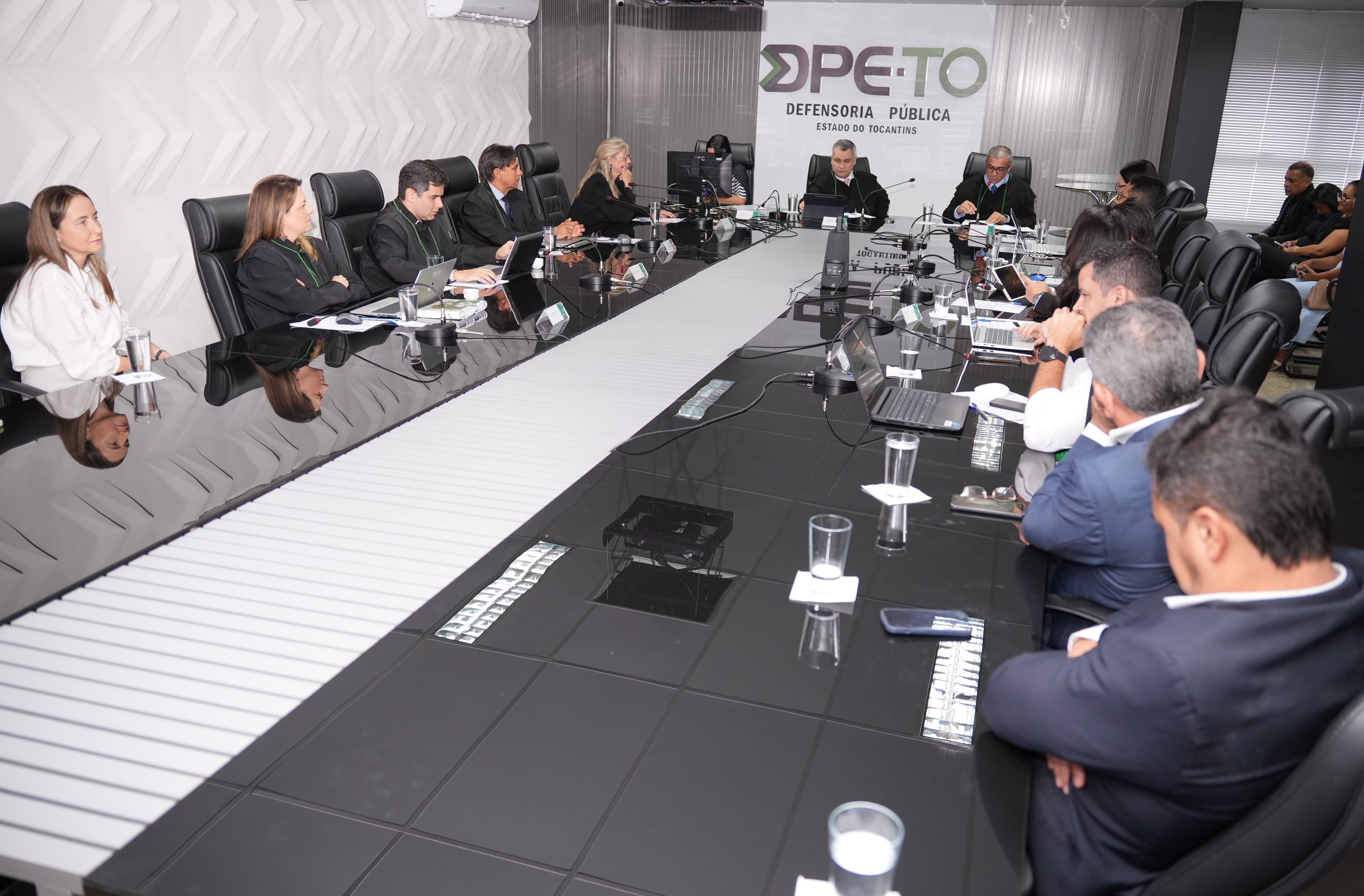 O evento ocorreu na sala do Conselho Superior da Defensoria Pública.
