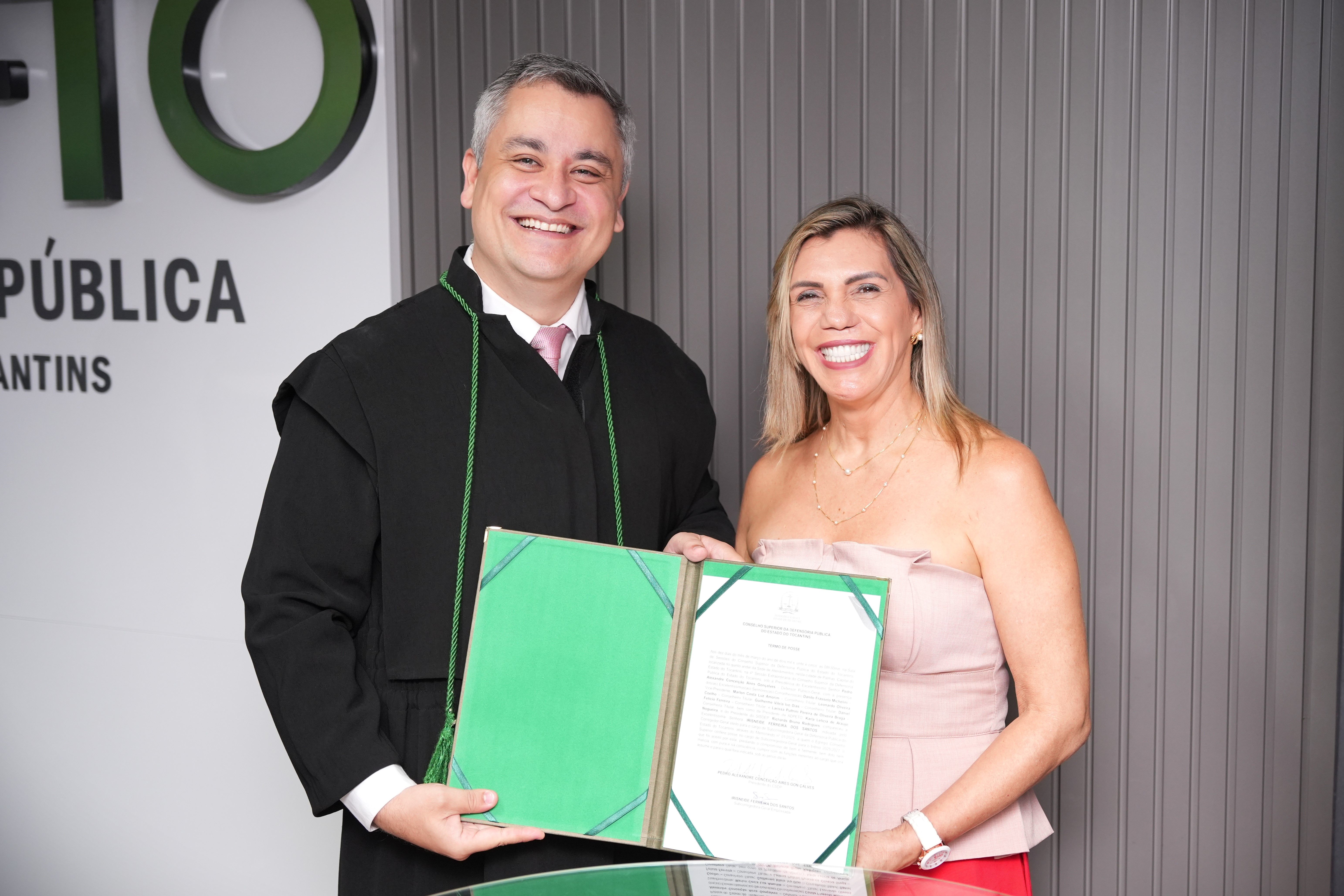 Em sua fala, a subcorregedora-geral Irisneide Ferreira dos Santos apontou para uma busca contínua pela melhoria na prestação do serviço, “Que neste biênio nós tenhamos um trabalho contínuo de melhorar cada vez mais”.