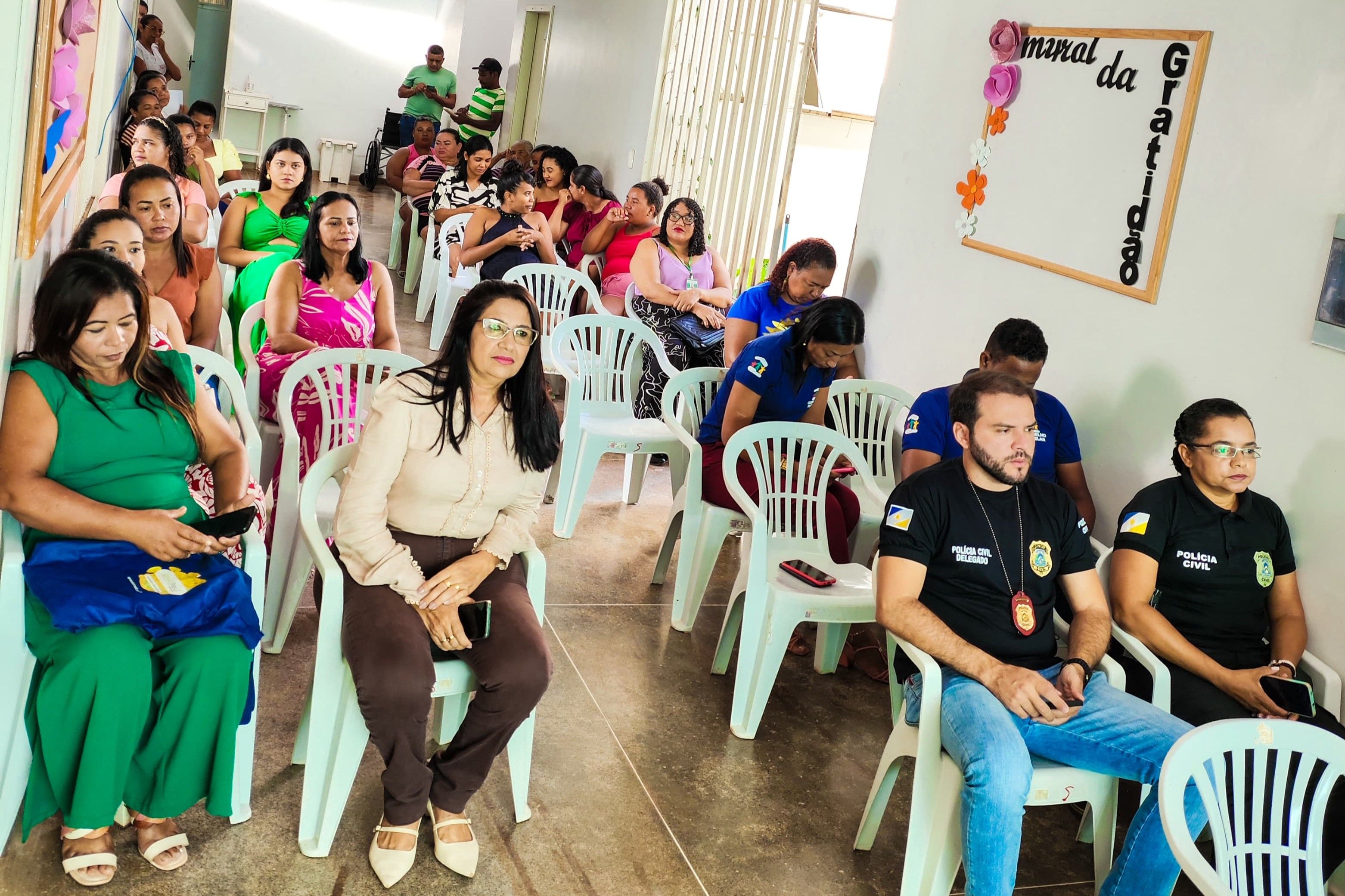 A Sala Lilás visa garantir um ambiente seguro, onde as mulheres vítimas de violência possam receber orientação, atendimento psicológico e encaminhamento adequado aos serviços de proteção