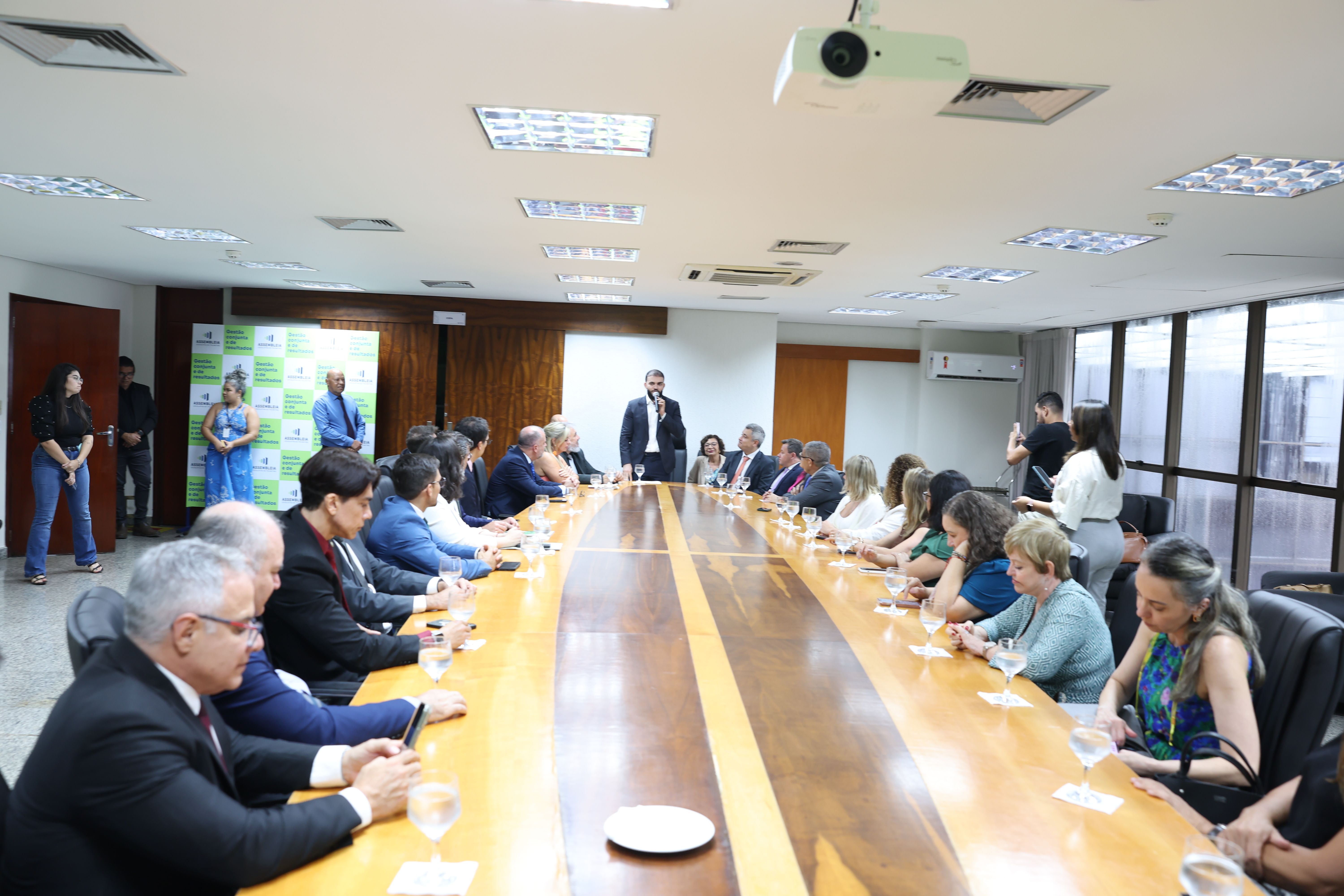 Corregedoras e corregedores-gerais foram recebidos pelo vice-presidente da Aleto, deputado Léo Barbosa