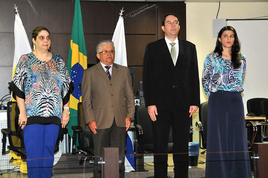 Flávia Afini Bovo diretora do Fórum, desembargador Eurípedes Lamounier,  juiz Roniclei Alves de Moraes e a defensora pública Fabiana Razera