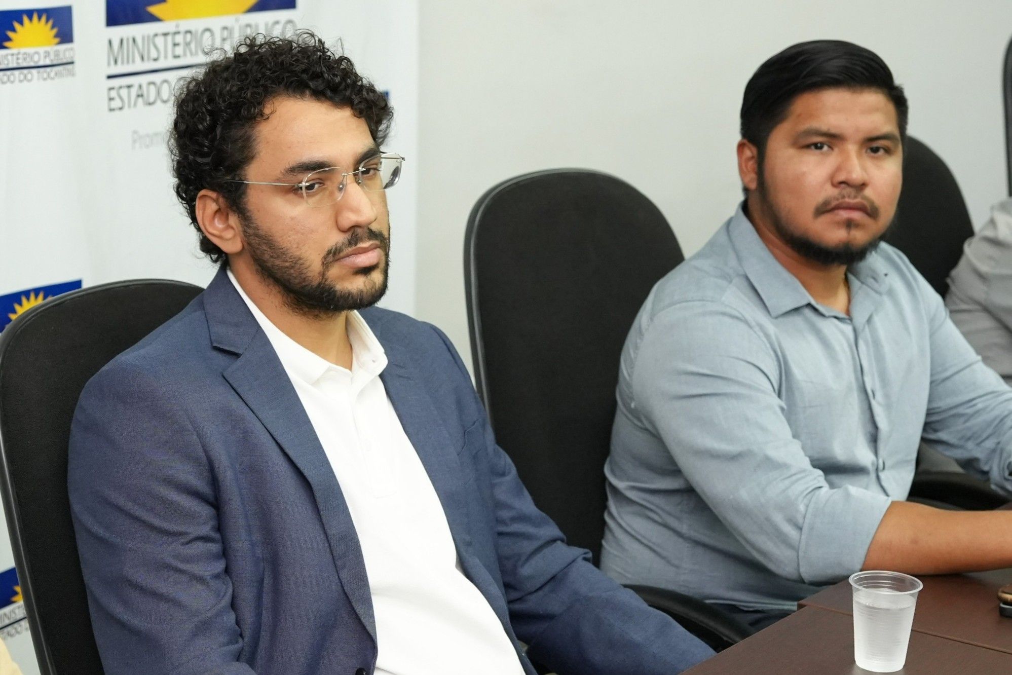Para o defensor público Thiannetan Silva (E), a presença da DPE na reunião reafirma compromisso institucional com a proteção dos direitos fundamentais dos povos indígenas