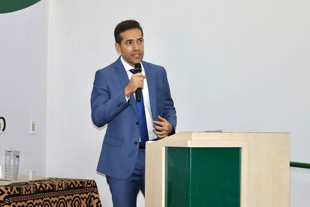 Defensor público Fabrício Dias esteve presente