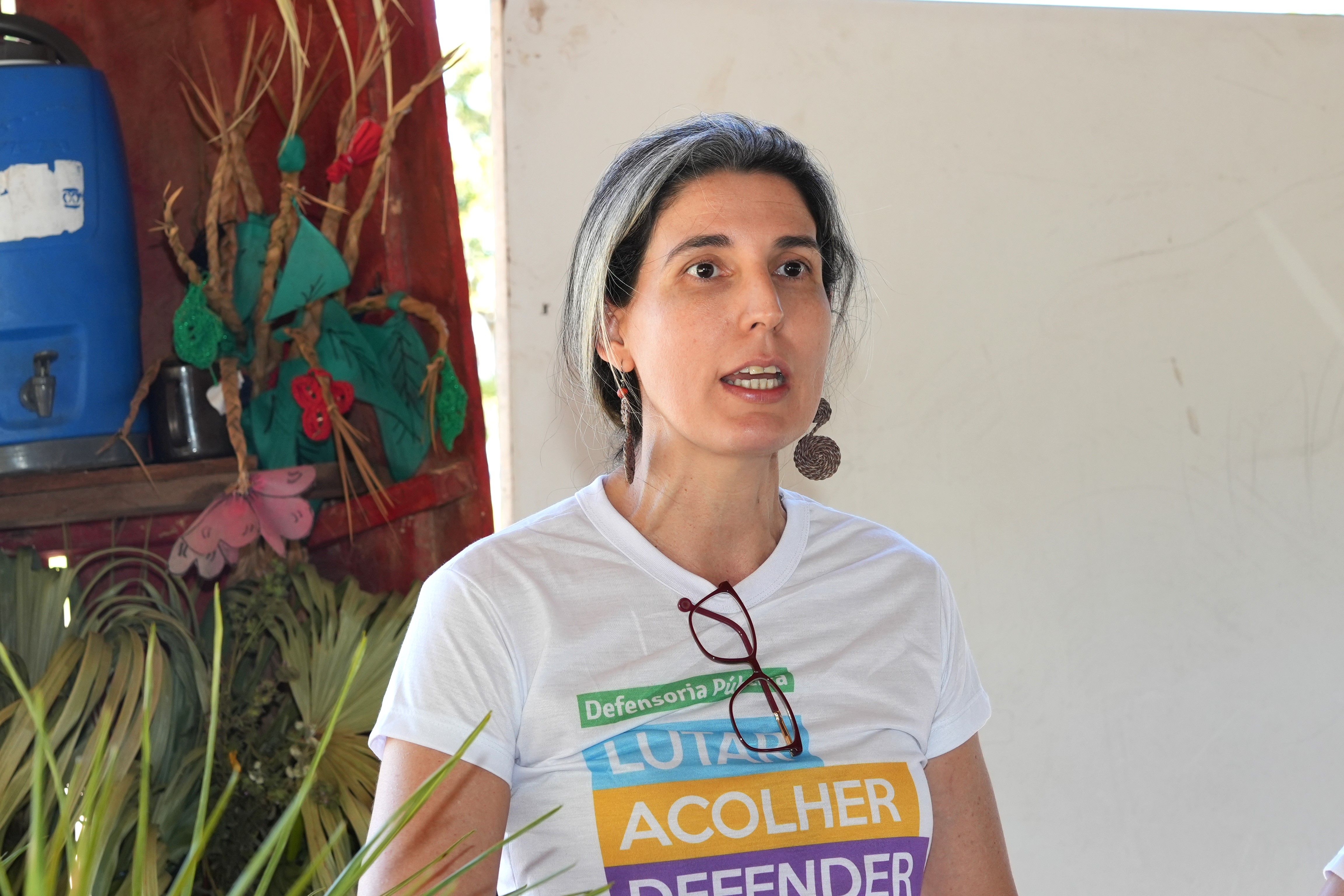 Coordenadora em substituição pelo NDDH, a defensora pública Elydia Leda Barros, atentou-se à ineficácia das políticas públicas para os moradores do Dina Guerrilheira.