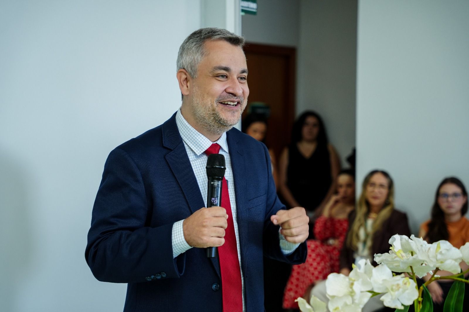 O Defensor público-geral Pedro Alexandre realizou a entrega da nova sede