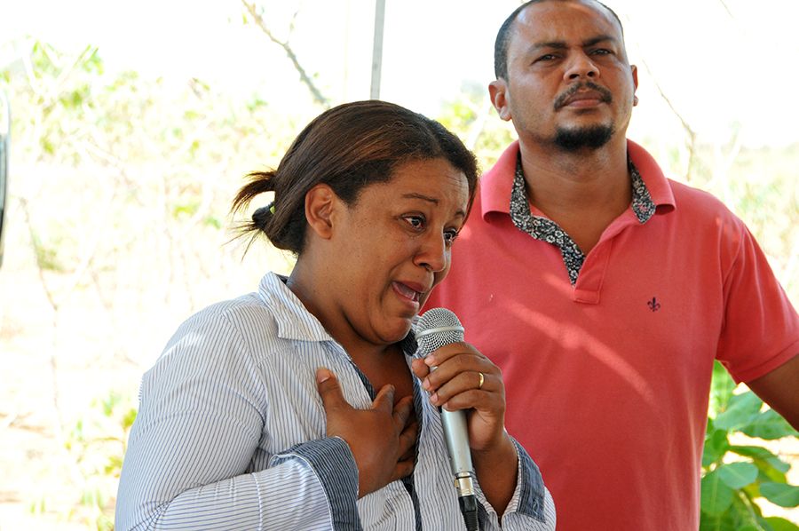 Assistida, aos prantos, conta dramas vividos na Vila Agrotins