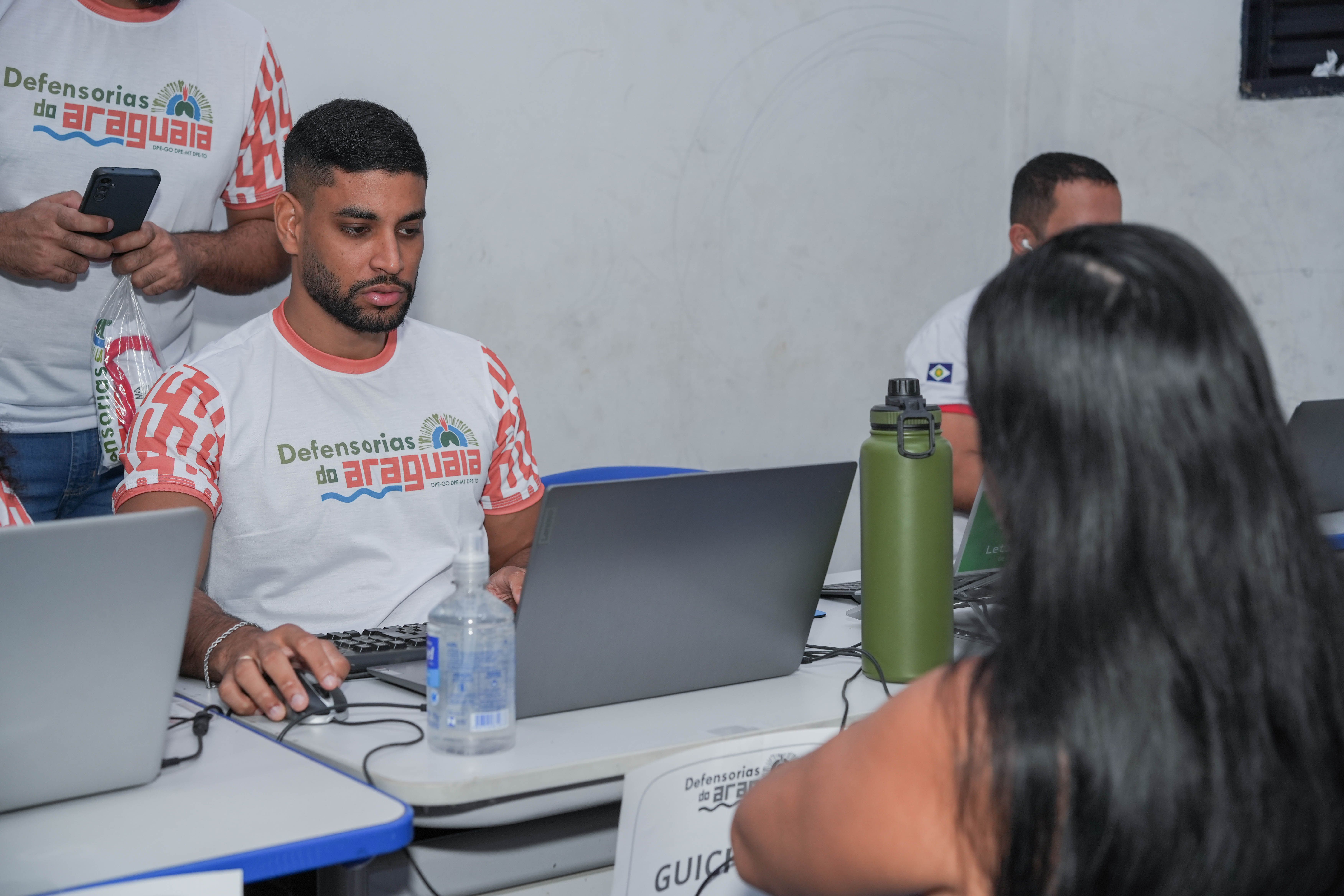 Defensor público João Pedro integra equipe de atendimento da DPE-TO
