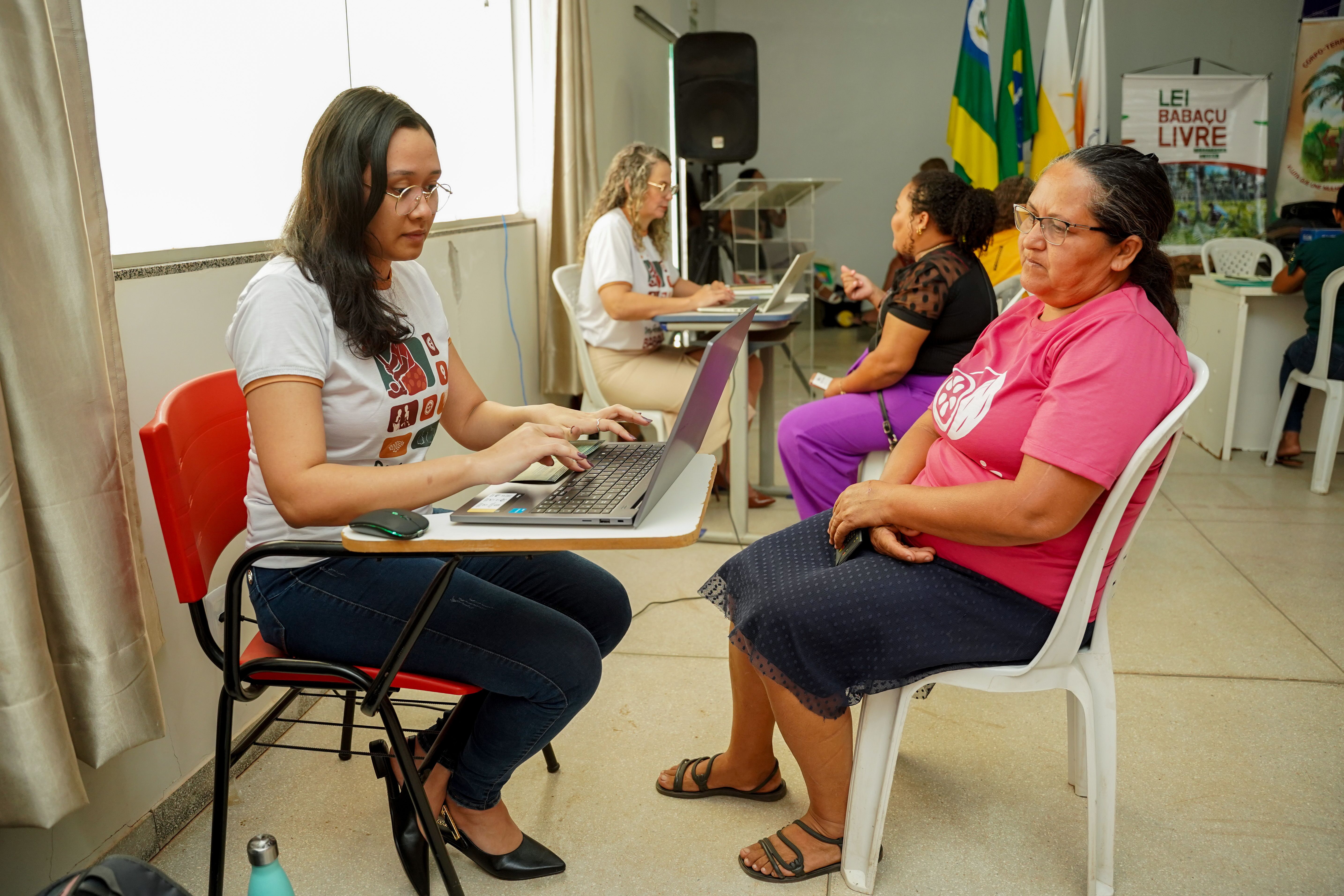Atendimentos jurídicos e diversos serviços foram oferecidos durante ação do projeto