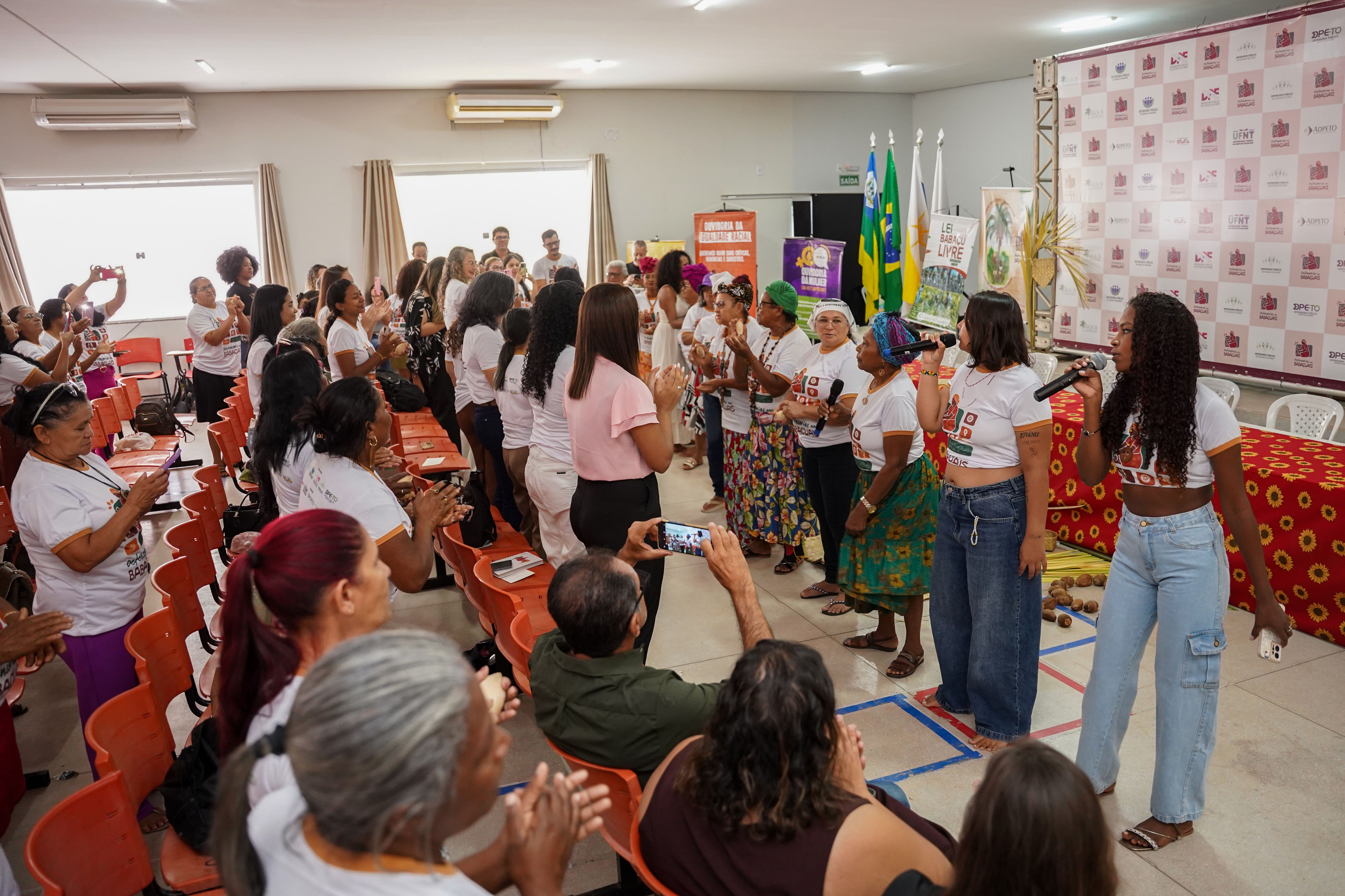 Ação promoveu momentos de integração com as quebradeiras de coco babaçu