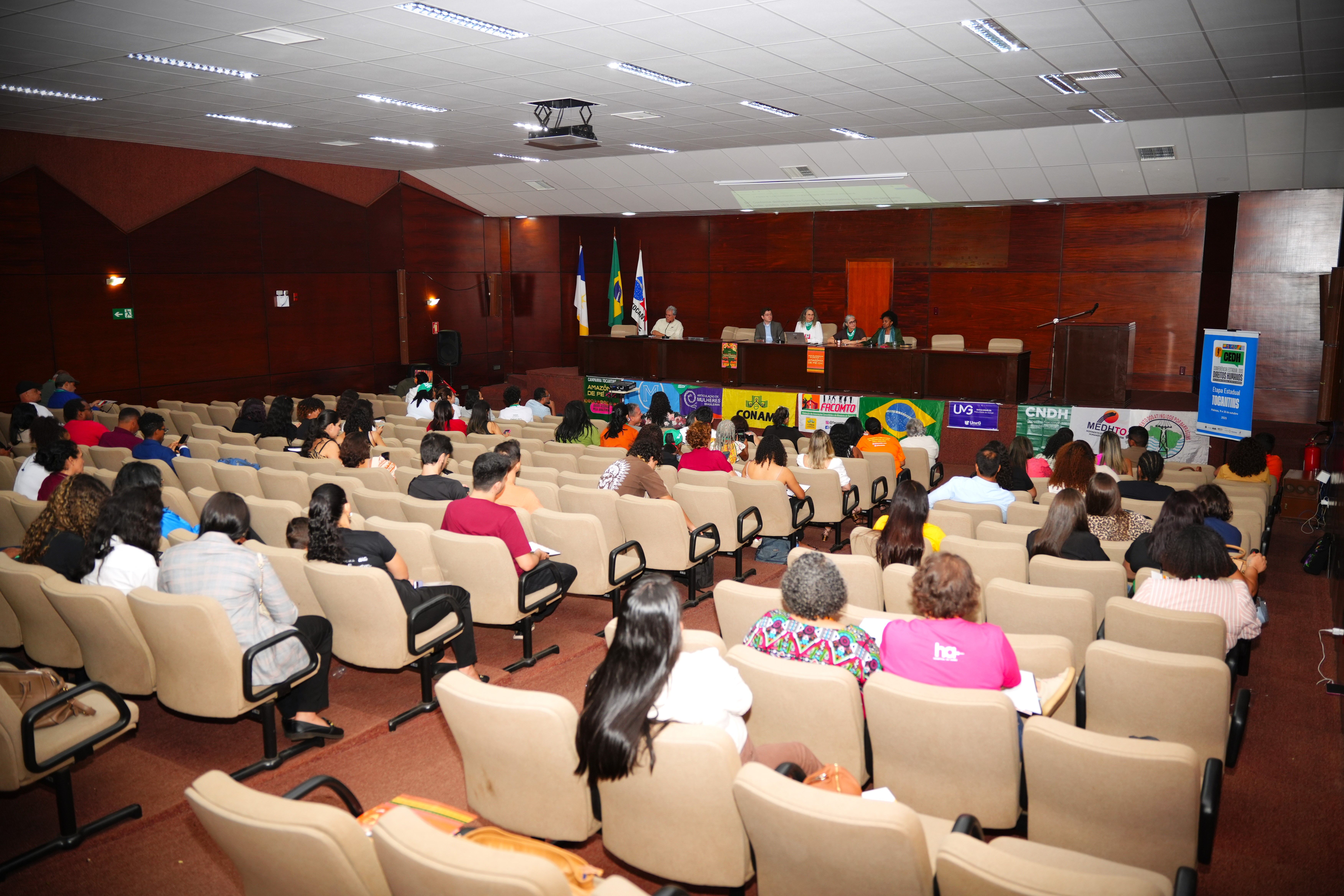 Segundo dia de evento da Conferência de Direitos Humanos no auditório da OAB, em Palmas.