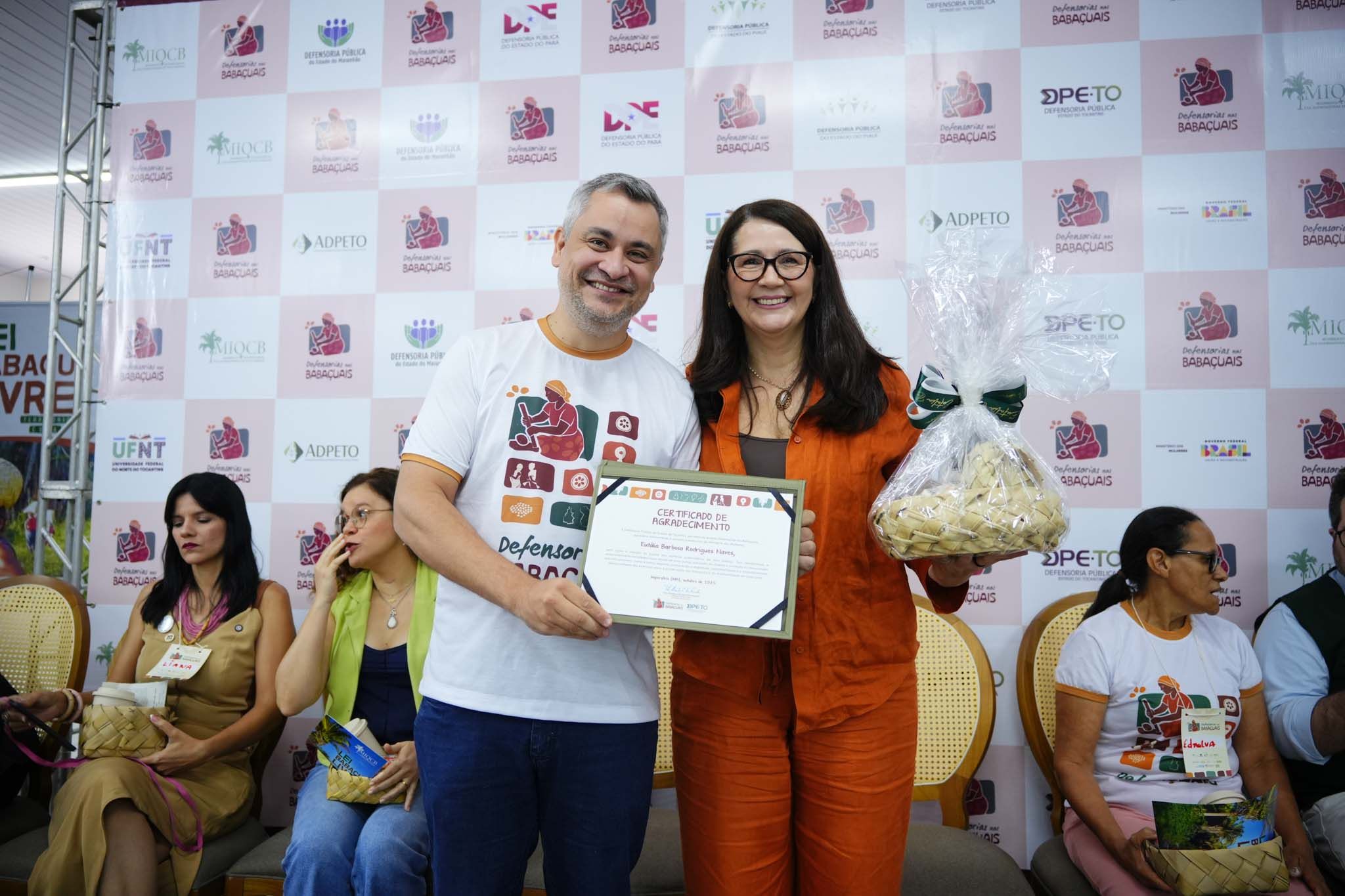 Homenagem da DPE-TO à Eutália Barbosa pelo apoio essencial do Ministério das Mulheres ao Projeto