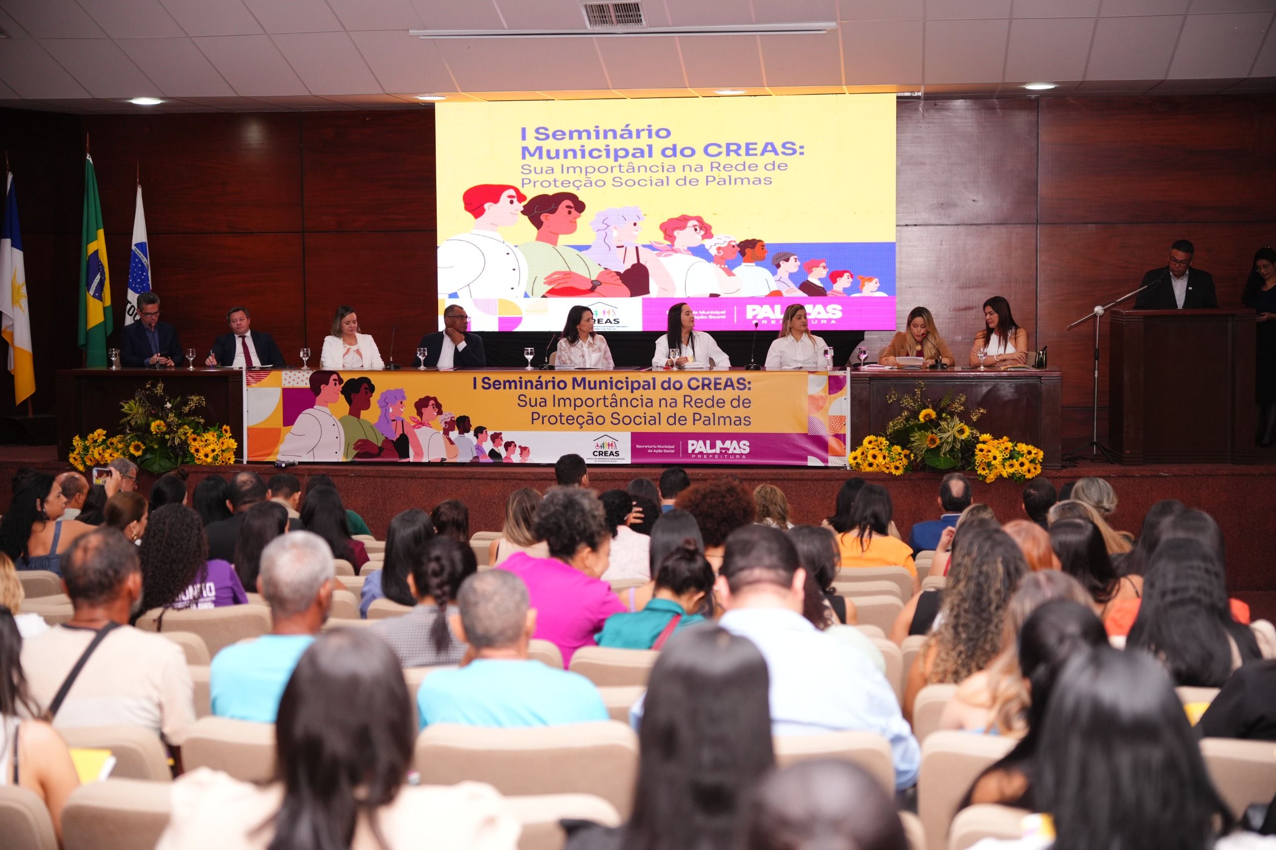 O evento reuniu gestores, profissionais da área da Assistência Social e a sociedade civil para