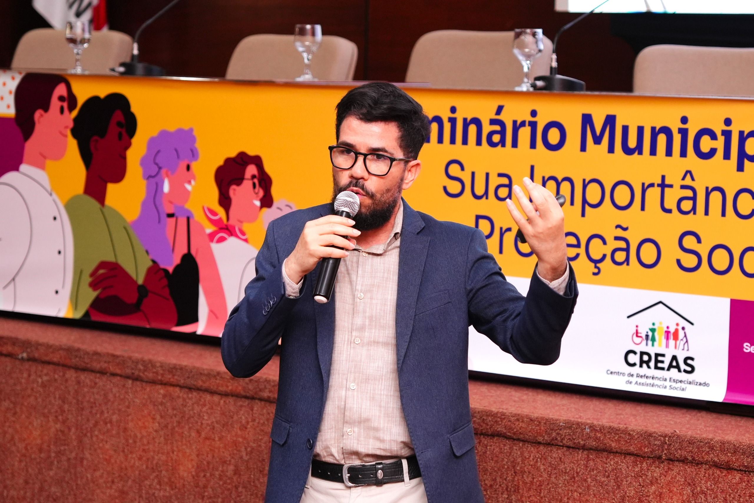 O secretário municipal de Assistência Social de Campo do Brito (SE), Valdiosmar Vieira, palestrou durante o Seminário.
