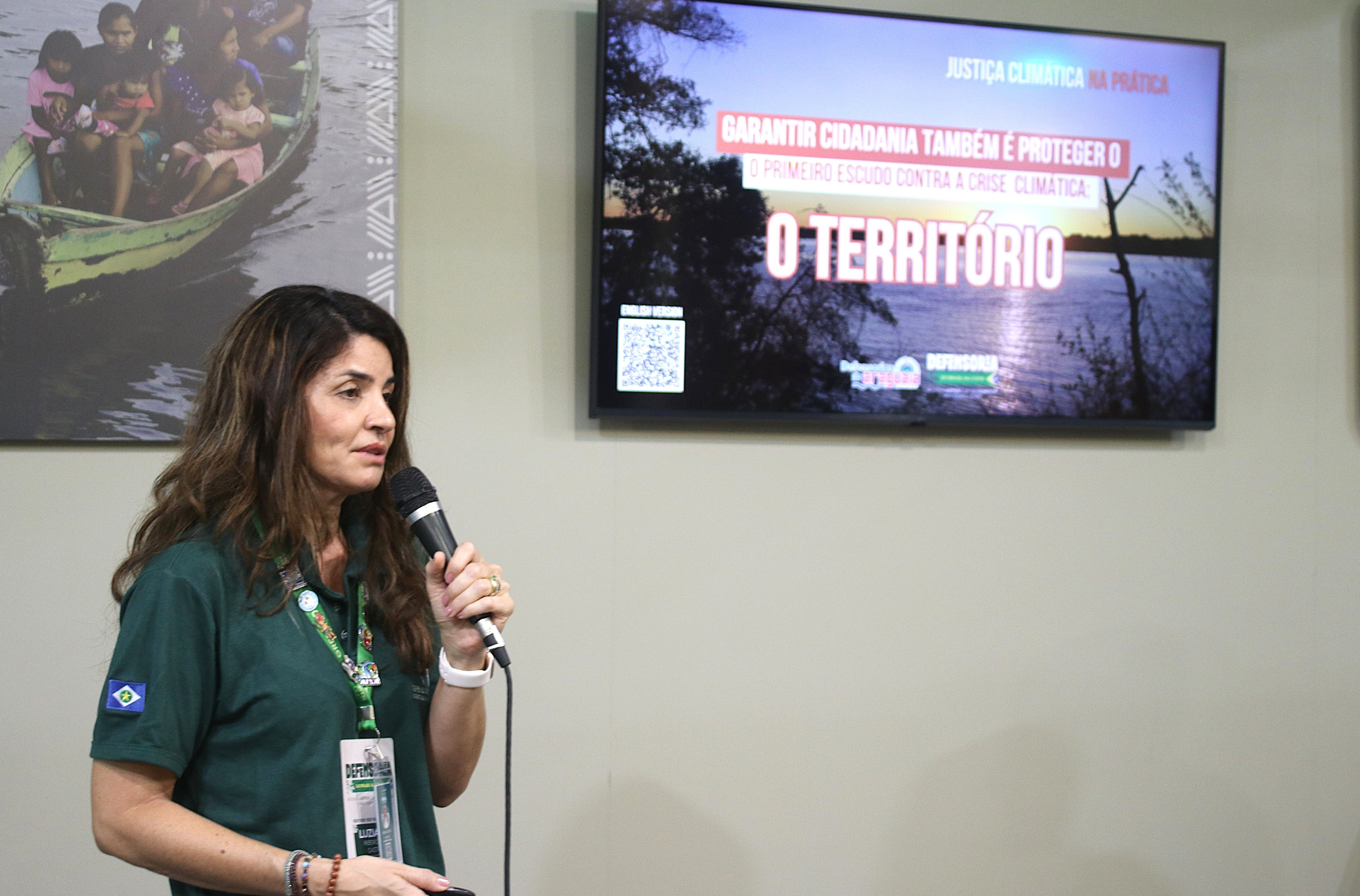 Presidente do Condege, a defensora pública-geral de Mato Grosso, Luziane Castro, na apresentação do Projeto