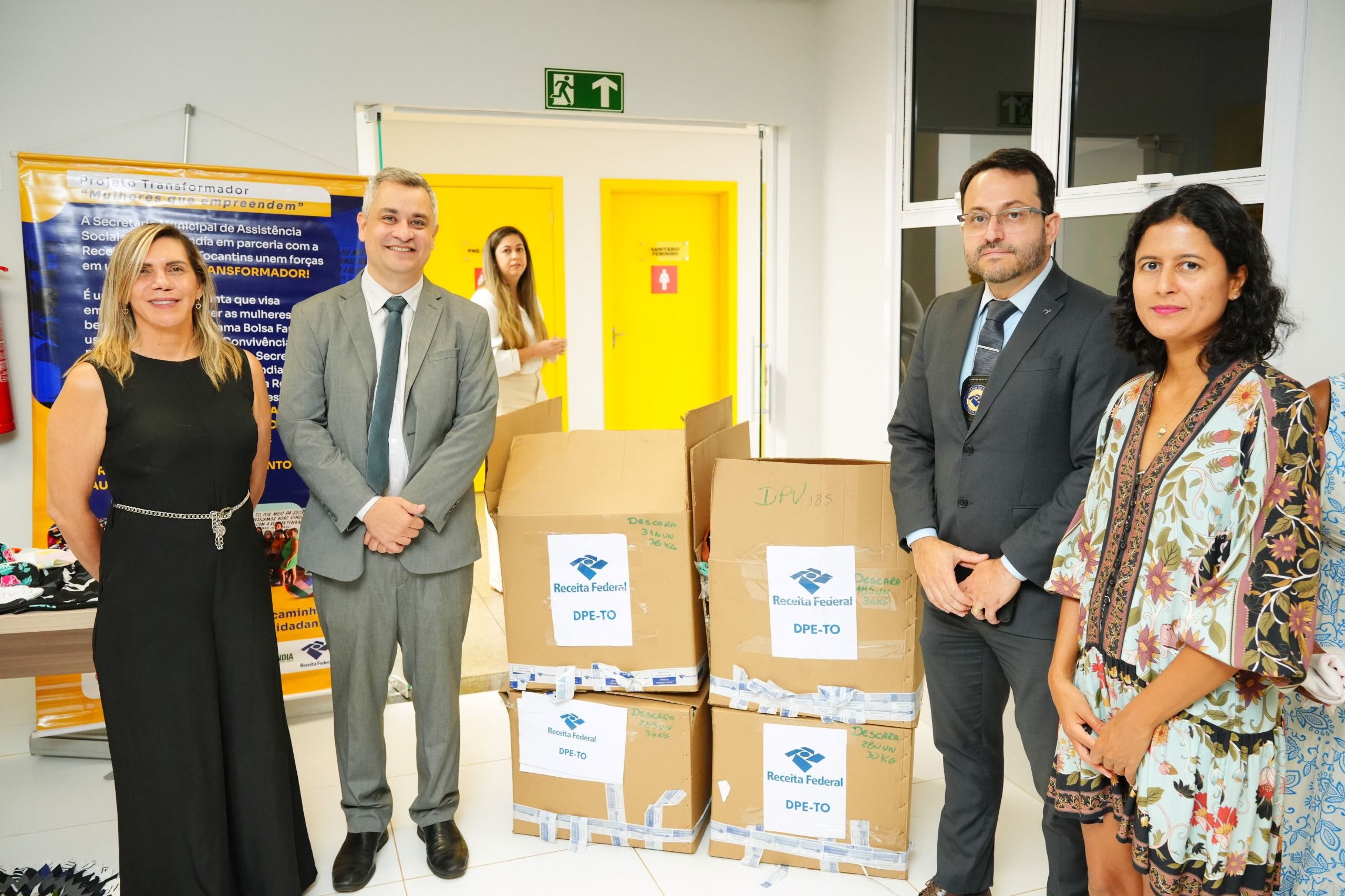 Defensoria Pública recebeu mil peças de roupas que serão utilizadas na segunda etapa do projeto