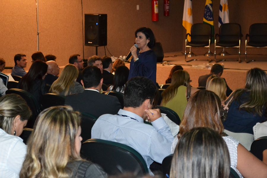 Professora Ássimia Ferreira em explanação