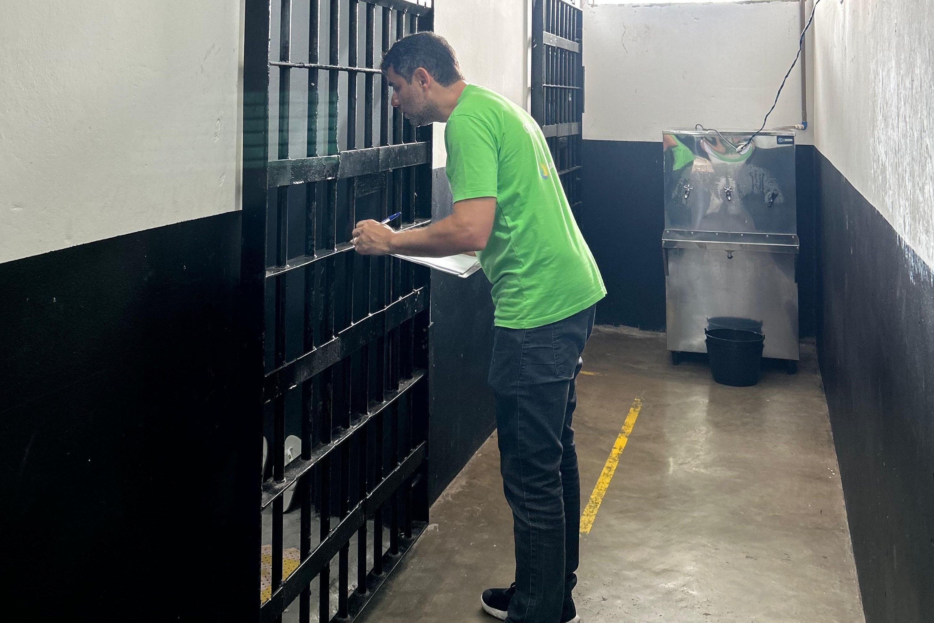 Defensor público Guilherme Vilela realizou inspeção na unidade penal