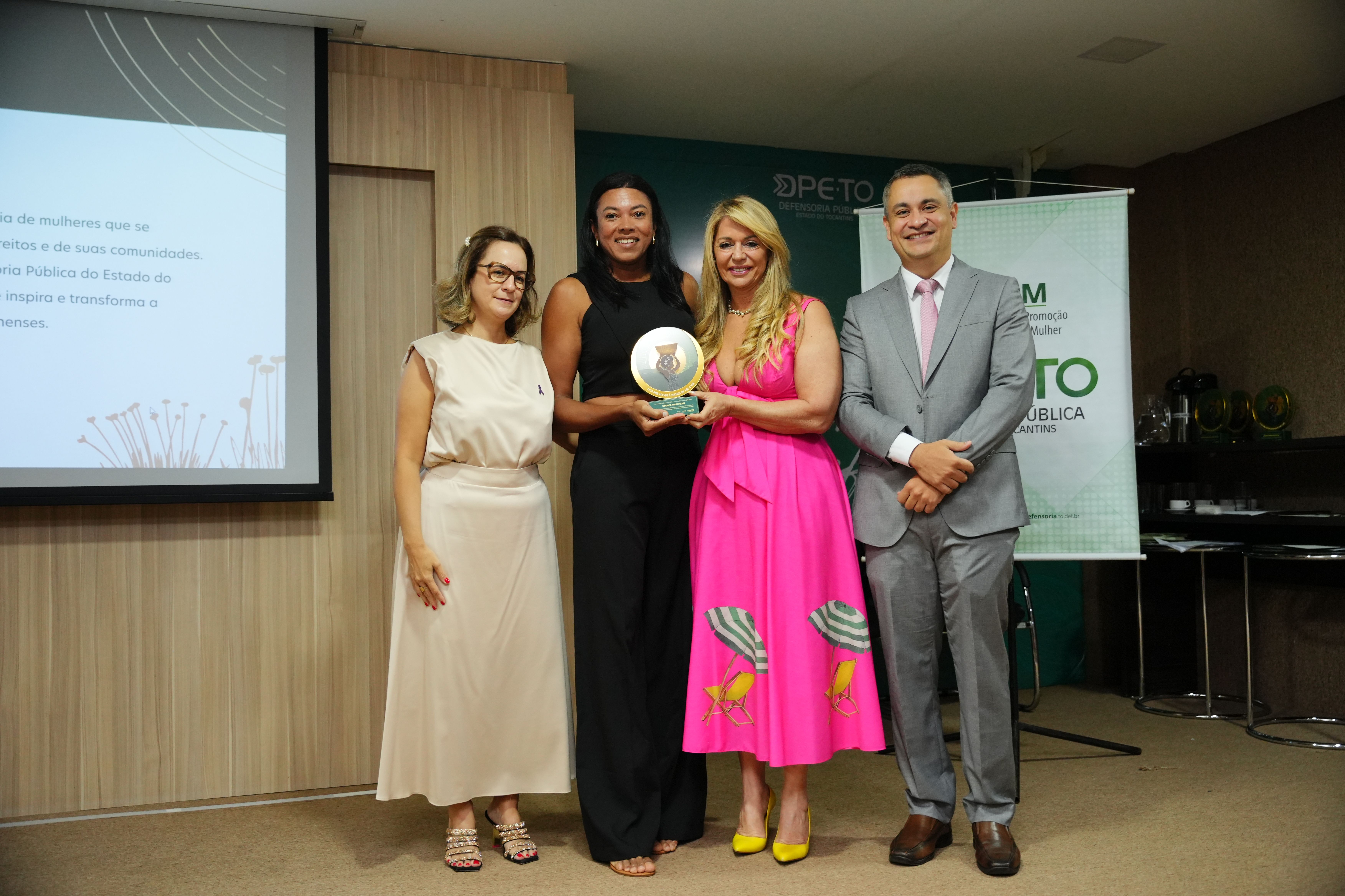 A ativista Byanca Marchiori recebeu homenagem por indicação do Núcleo Especializado de Defesa da Saúde (Nusa)