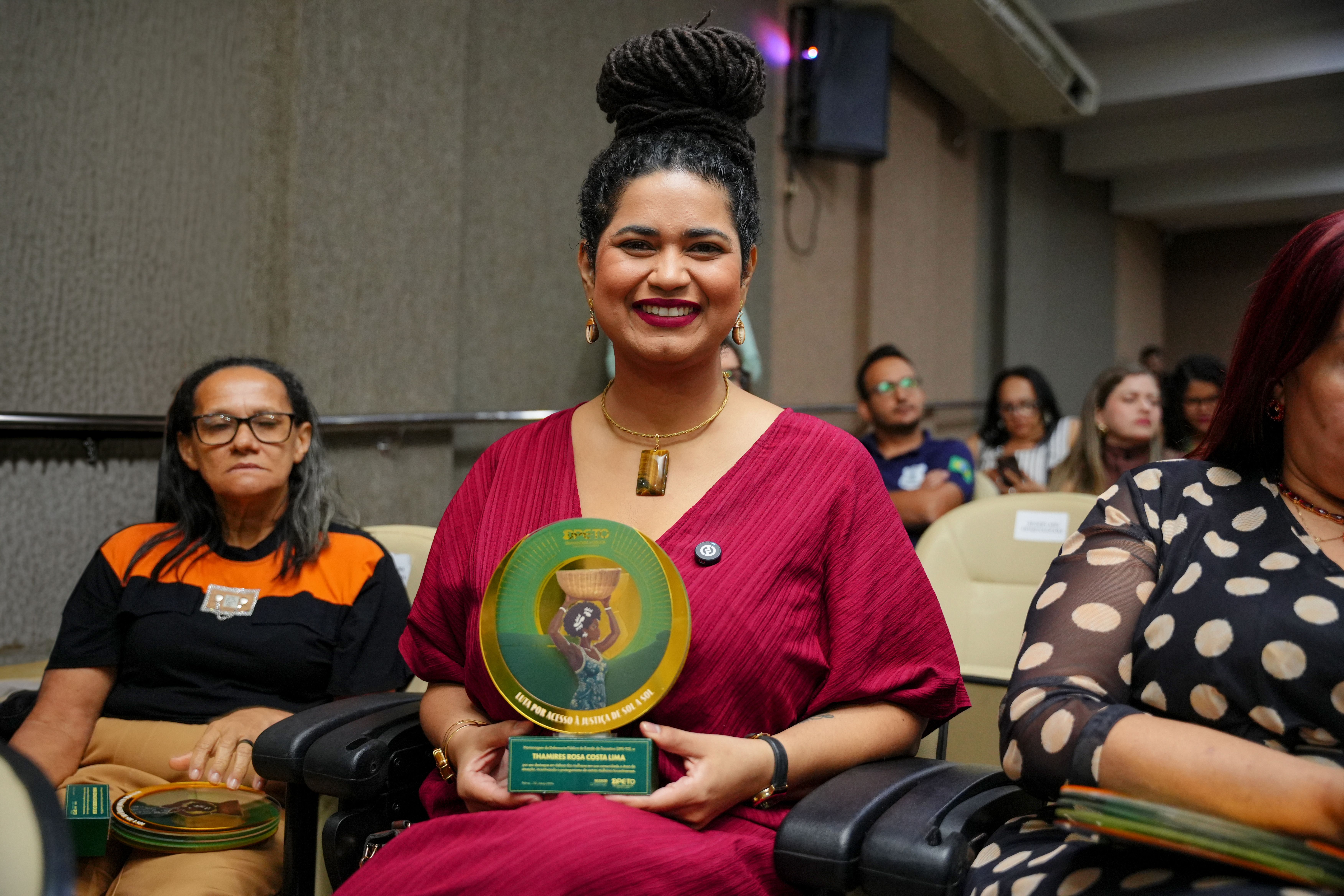 Foi homenageada no evento a vereadora de Palmas pelo Coletivo Somos, Thamires Rosa Costa Lima