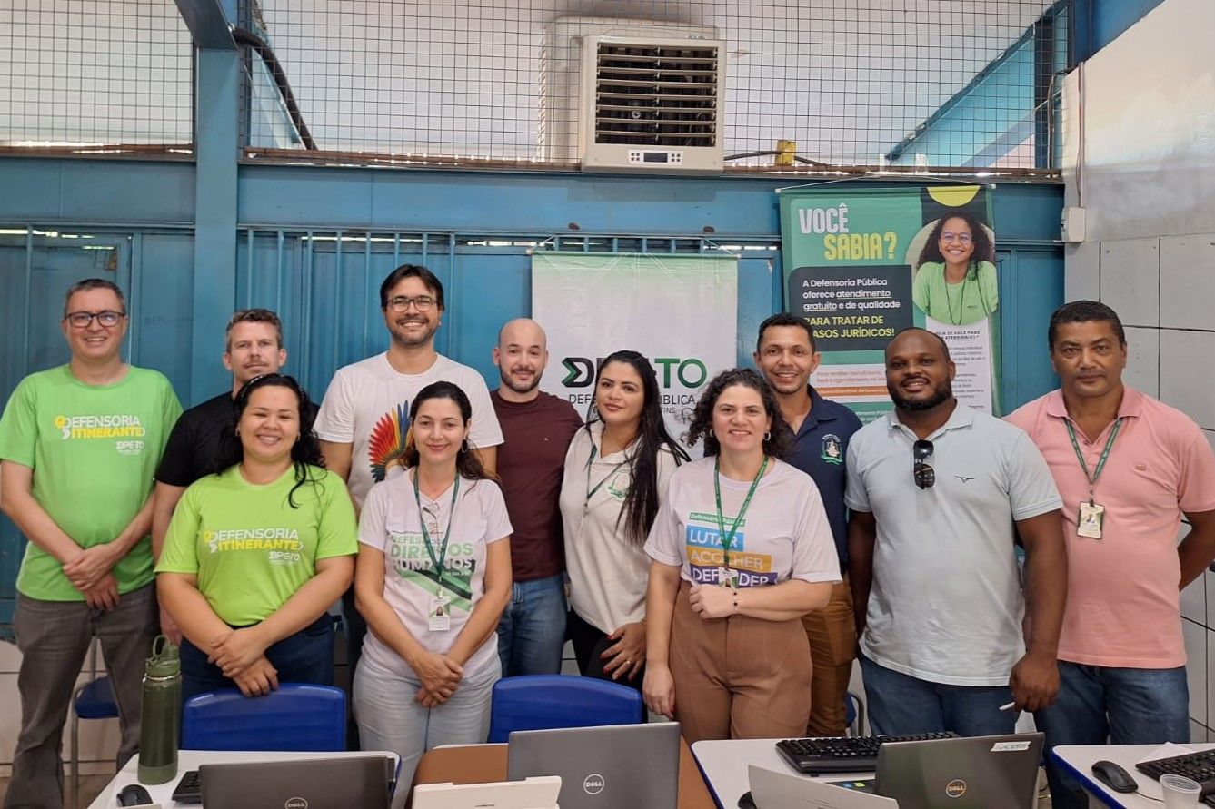 A equipe participou do evento e realizou encaminhamentos para serviços, atendendo a população local