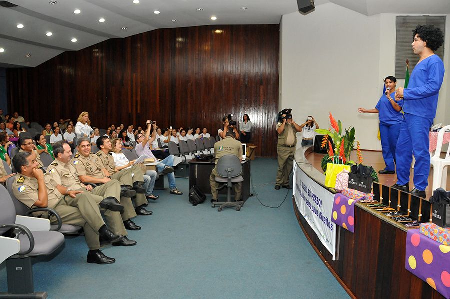 Apresentação da peça “Um dia Feliz”, encenado pelo Grupo de Teatro do Assistido, formado por Servidores da Defensoria Pública do Tocantins.