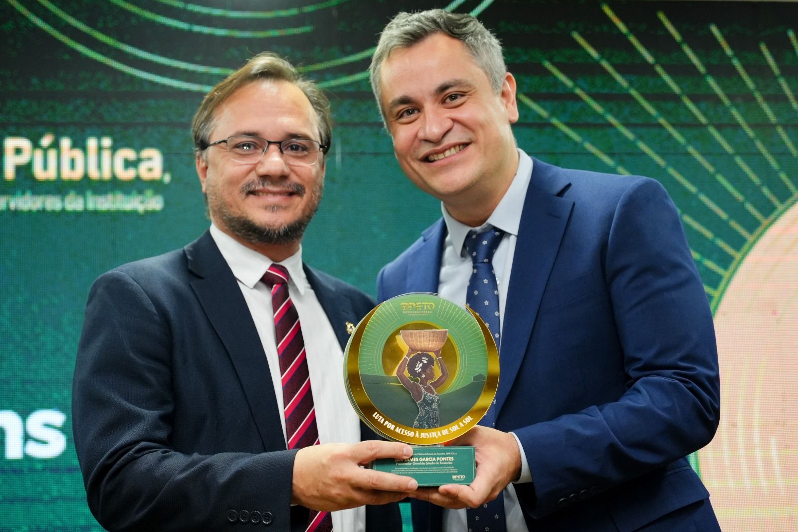 Homenagem ao procurador-geral do Estado do Tocantins, Jax James Garcia Pontes (D)