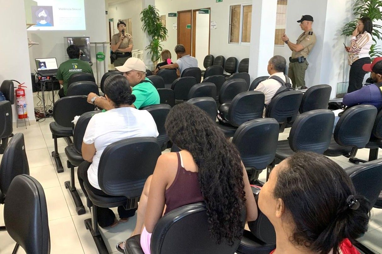 Palestra com a Patrulha Maria da Penha também integrou a programação