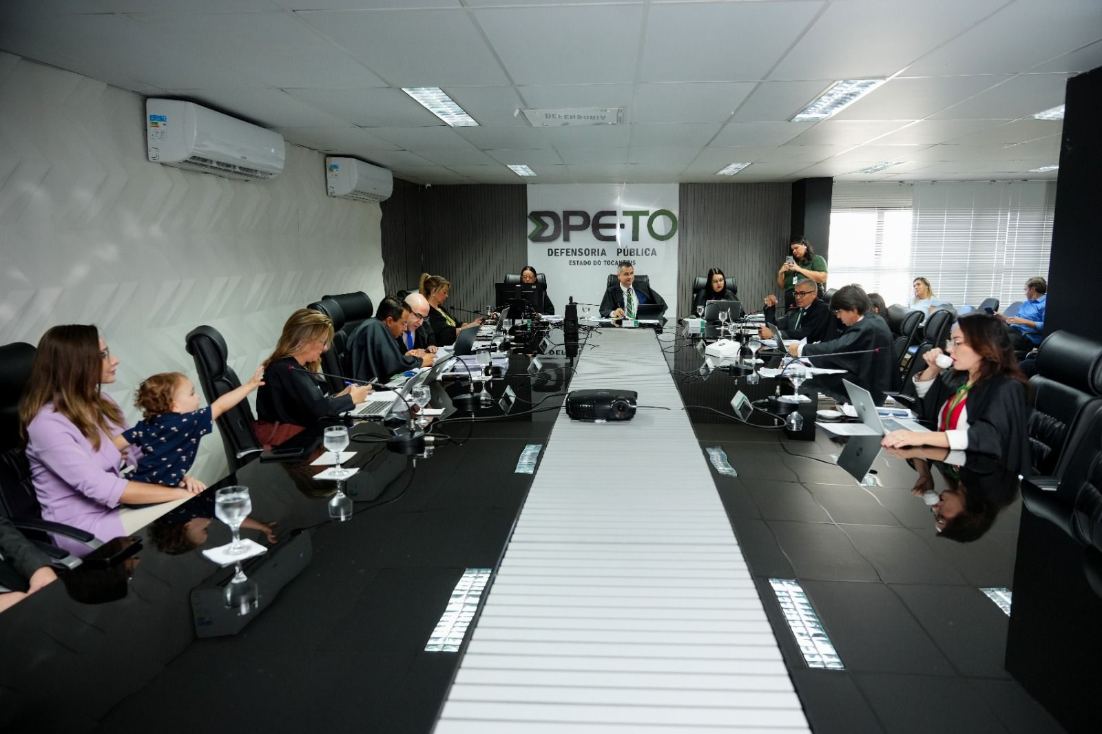Solenidade realizada na sala de reuniões do Conselho Superior da DPE-TO