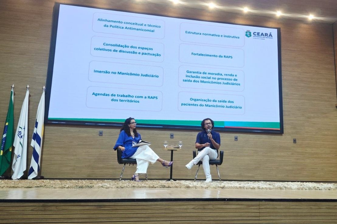 Defensora pública Denise Souza Leite mediou palestra no evento