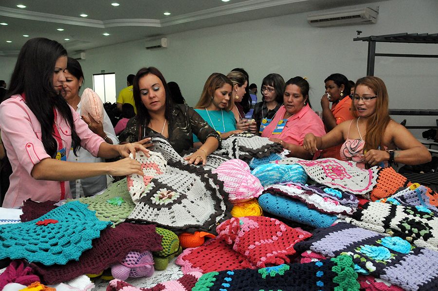 Exposição de peças no Bazar Três Pontos