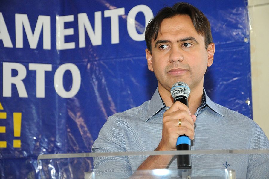Defensor público geral, Marlon Amorim durante pronunciamento