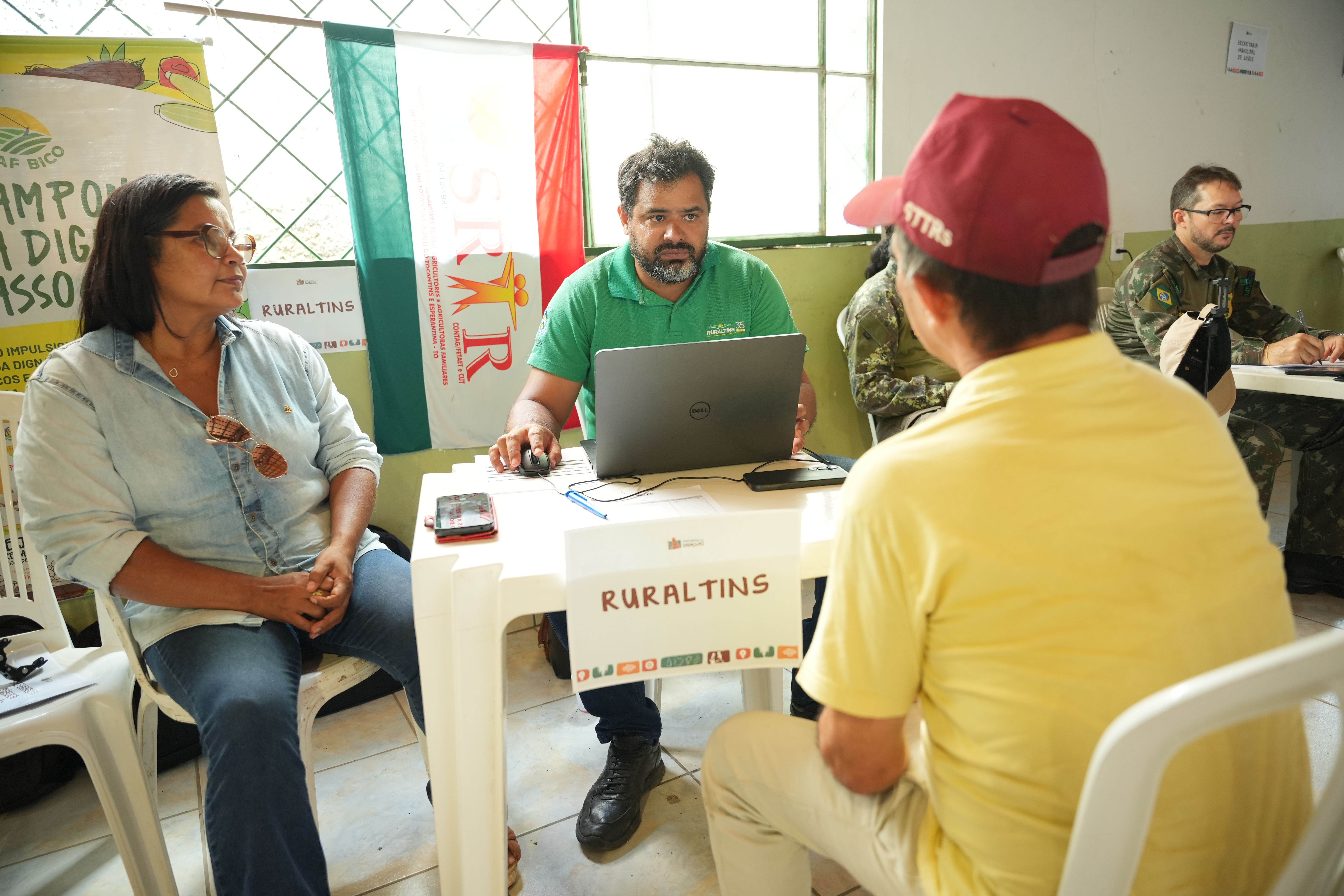 Atendimento com a equipe do Ruraltins