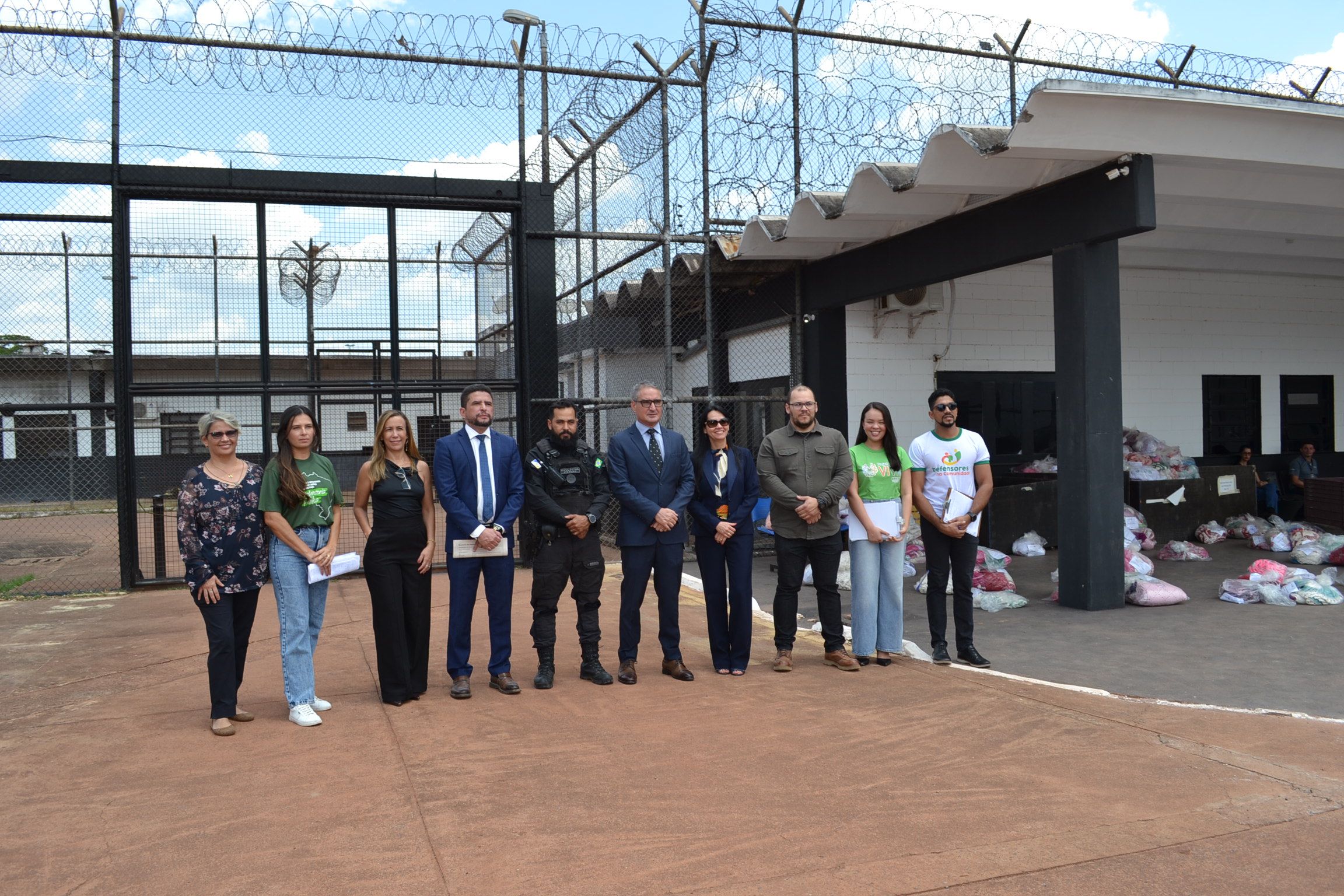 Equipe que atuou na vistoria na Unidade de Tratamento Penal Barra da Grota