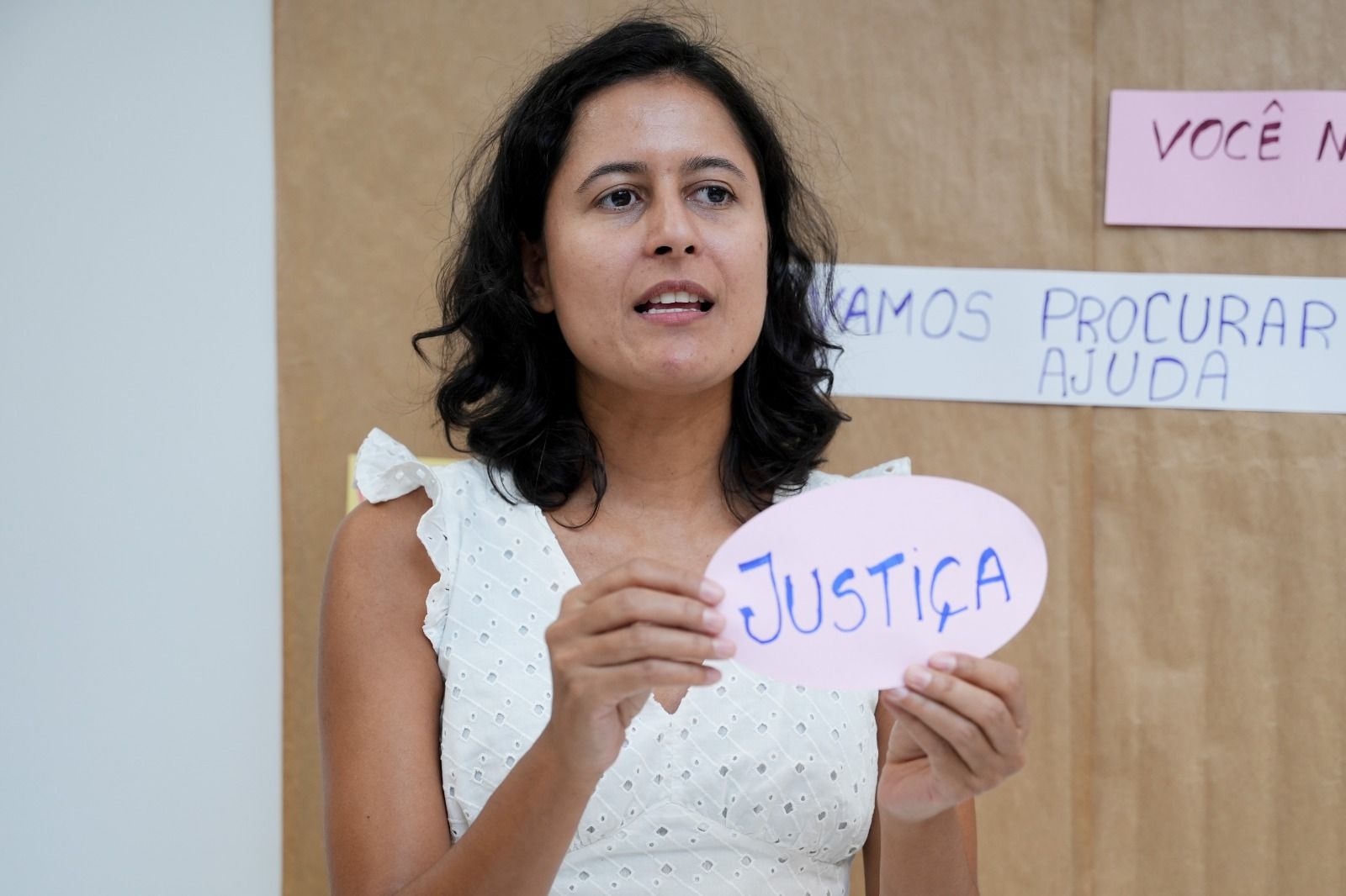 A defensora pública Téssia Gomes Carneiro destaca que o projeto foi fundamental por integrar literatura, momentos históricos e trocas de vivências na promoção dos Direitos Humanos e da luta feminina