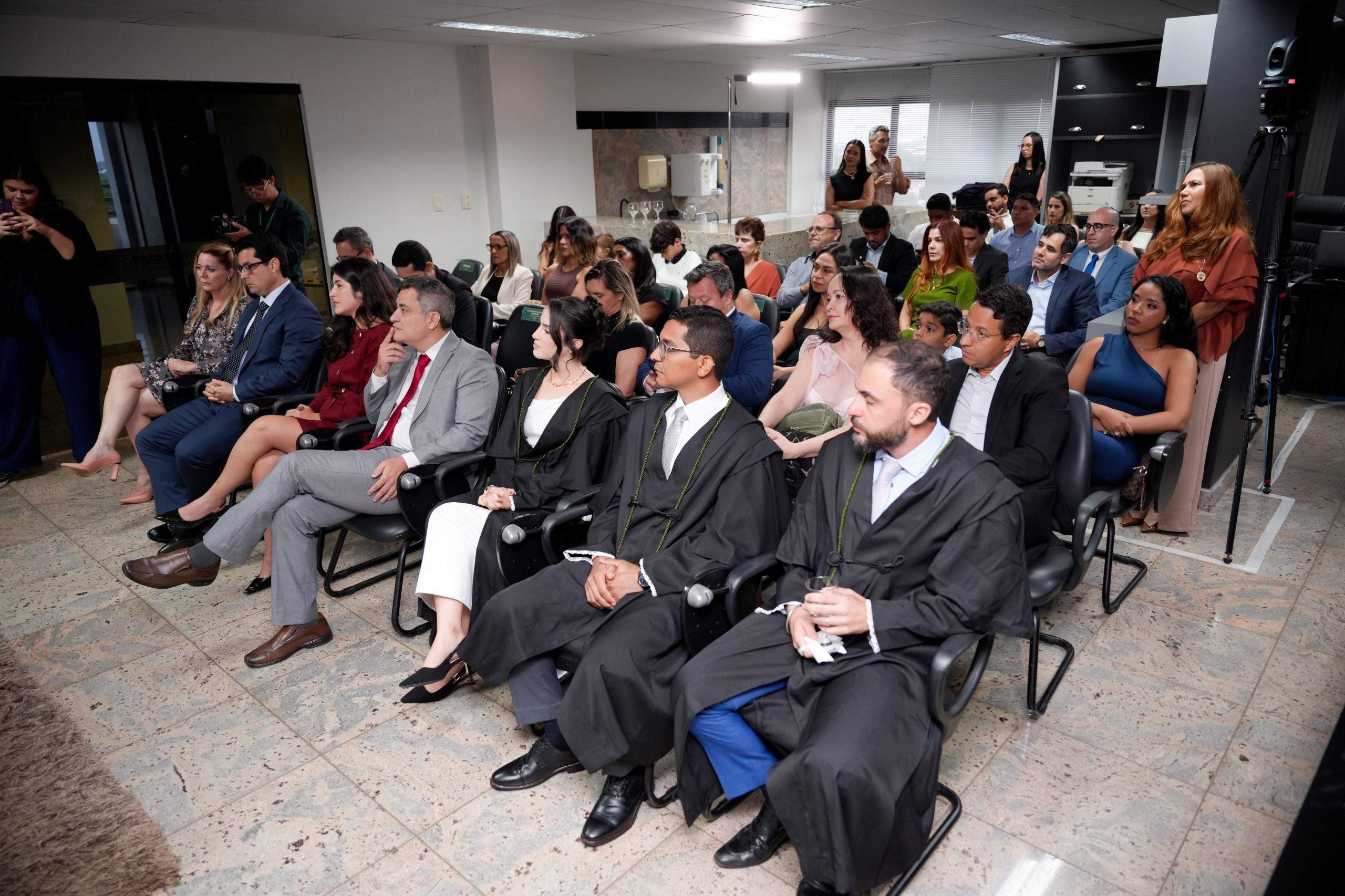 Solenidade contou com a presença de membros, amigos e familiares e dos novos defensores públicos empossados