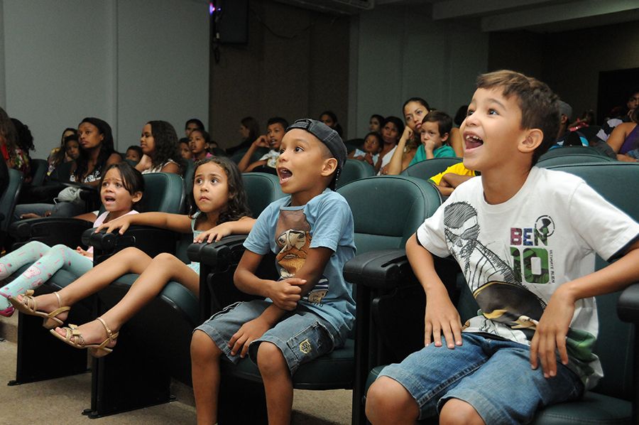 Filhos de assistidos durante evento