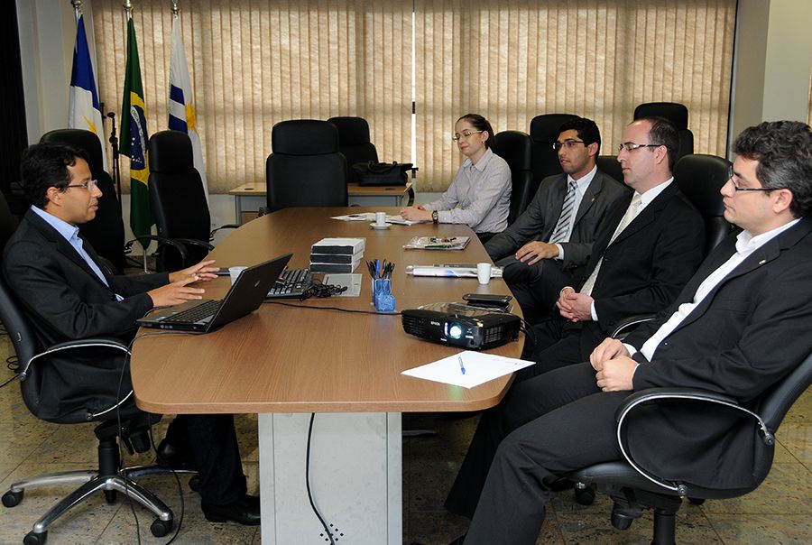Defensor público Leonardo Oliveira durante  capacitação para  defensores públicos substitutos empossados
