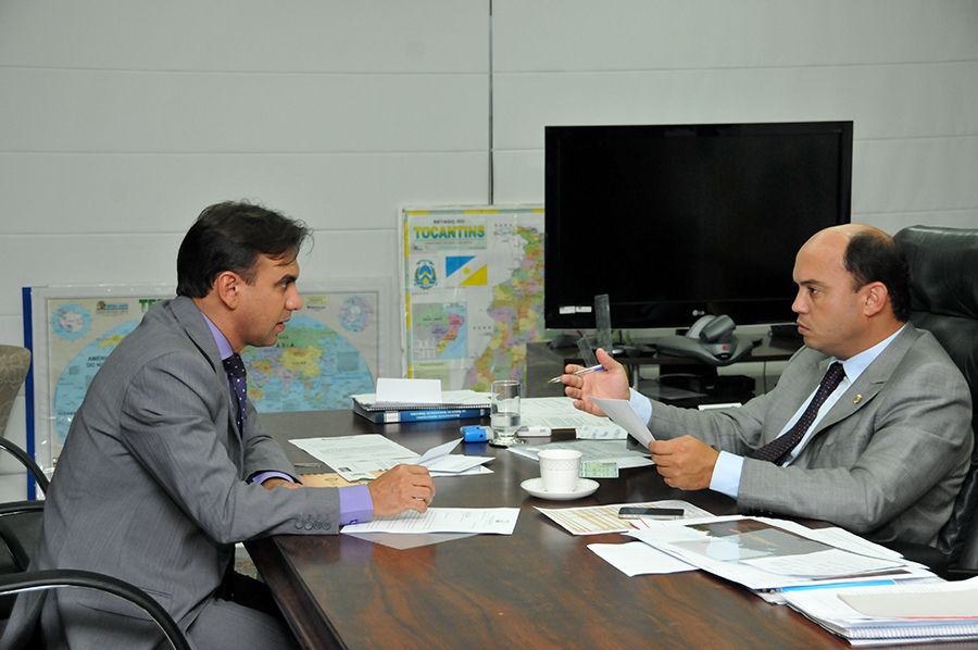 Defensor público geral, Marlon Amorim e  o governador em exercício, Sandoval Cardoso durante Audiência