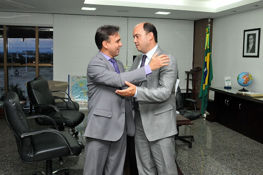 Defensor público geral, Marlon Amorim e  o governador em exercício, Sandoval Cardoso durante Audiência