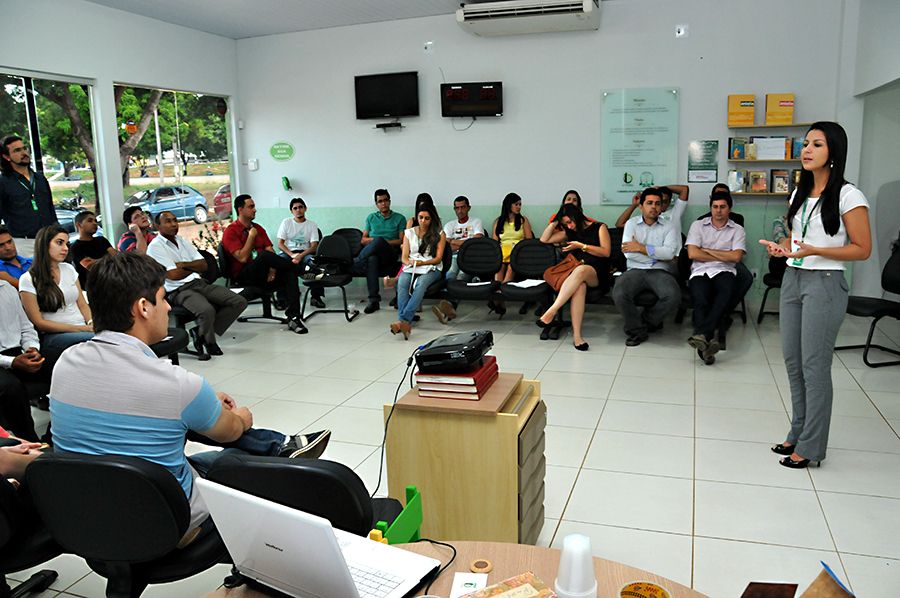 Diretora de Gestão de Pessoas,  psicóloga Dayelly do Nascimento