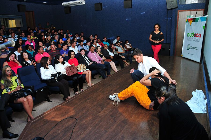 Apresentação do grupo de teatro Hágios