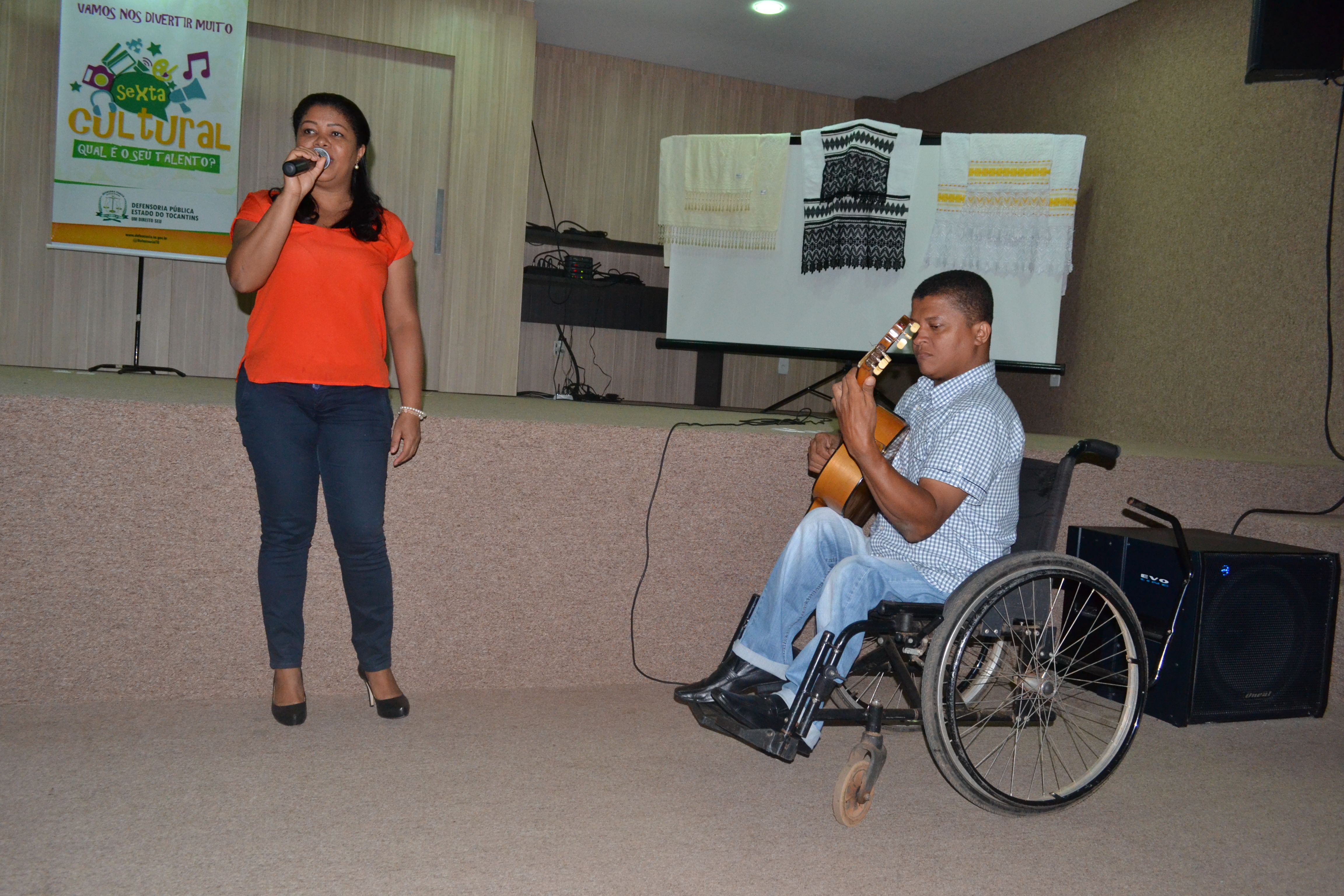 Dorileia cantou acompanhada do irmão Clério